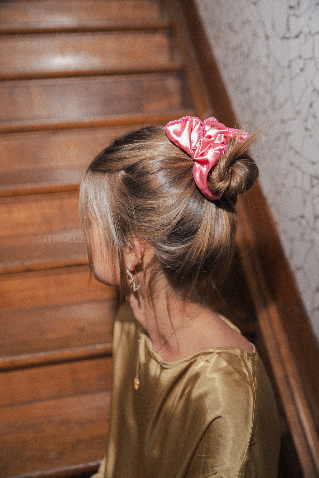 Luster bead scrunchie roze