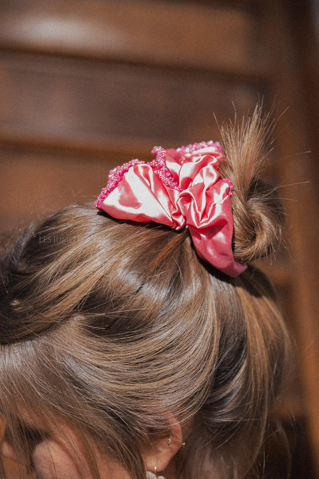 Luster bead scrunchie roze