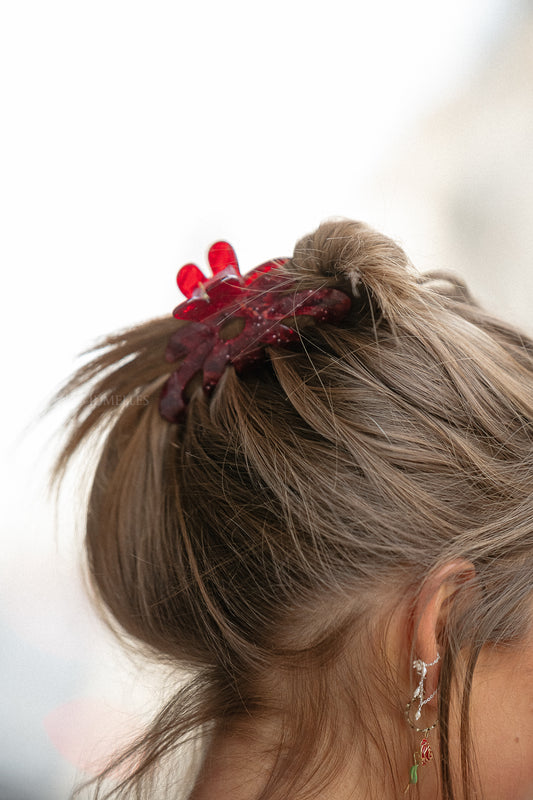 Les Jumelles Marbie magnolia hair claw tibetan red