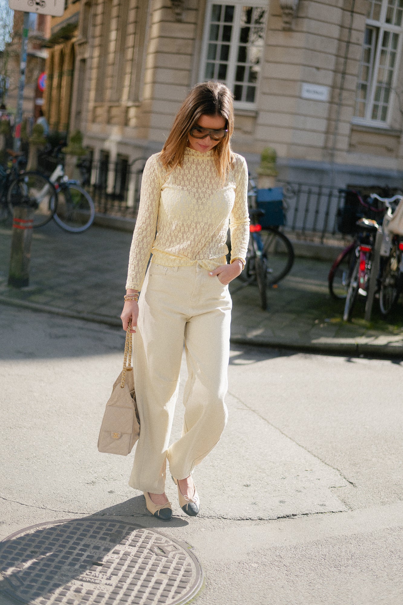 Vivienne LS lace top light yellow