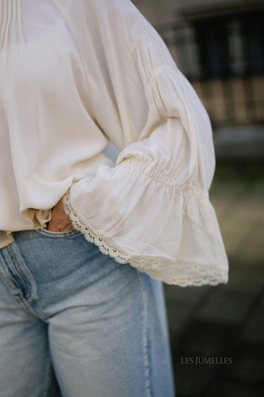 Last blouse off white