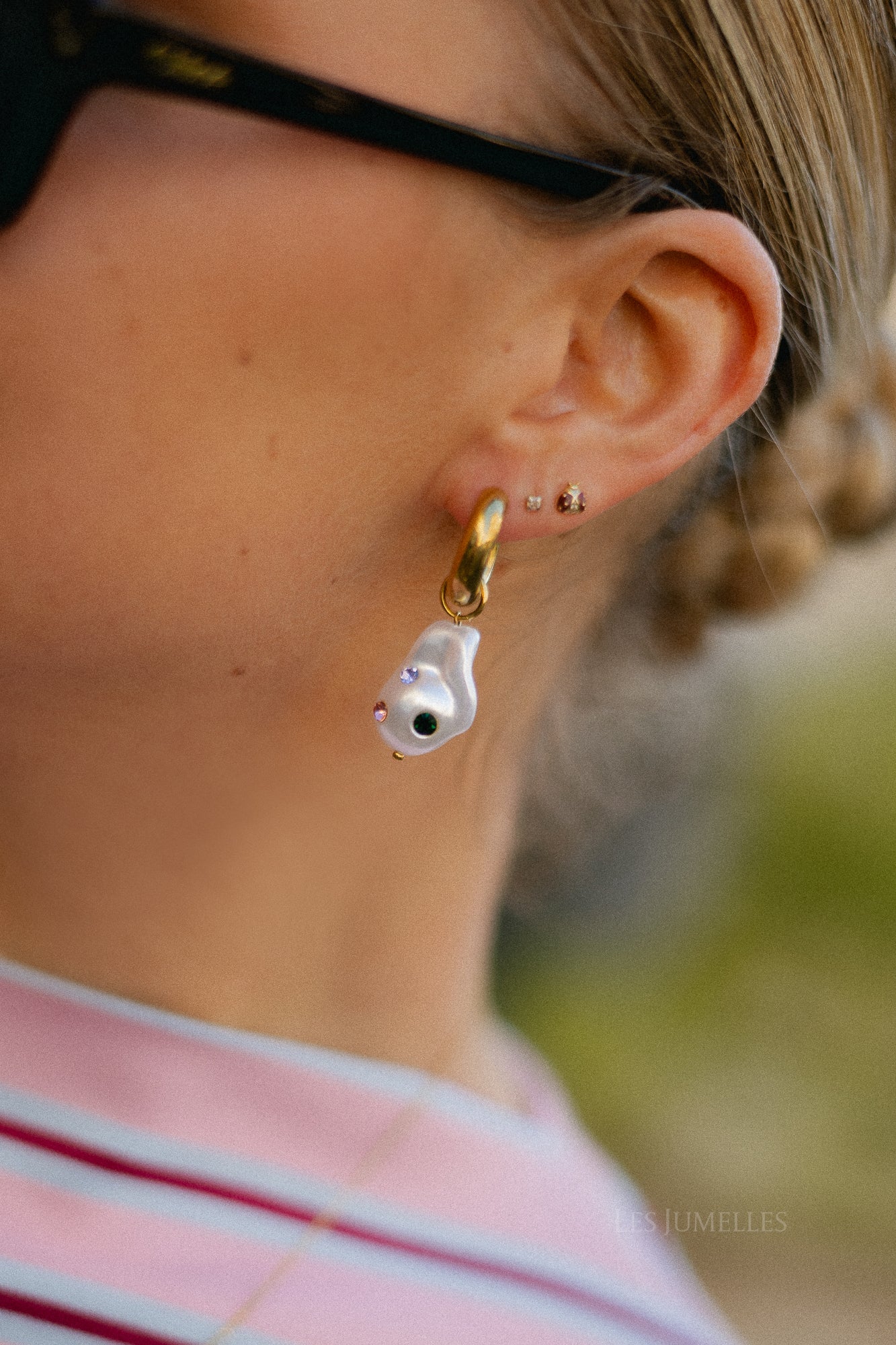 Pearl drop earrings gold