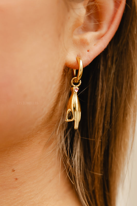 Les Jumelles Earrings hand symbol gold/pink