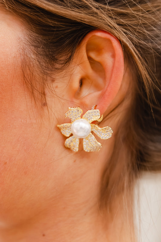 Les Jumelles Boucles d'oreilles fleur scintillante perle or