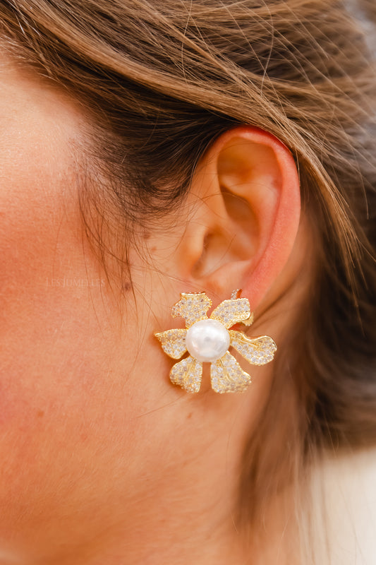 Les Jumelles Boucles d'oreilles fleur scintillante perle or