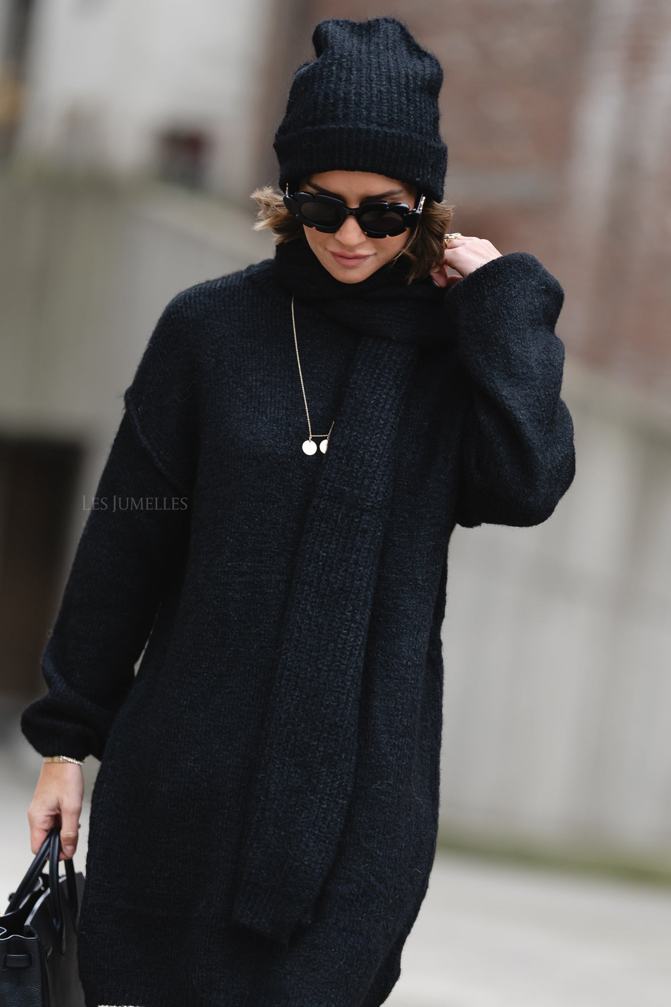 Robe tricotée Sally avec écharpe et bonnet noir