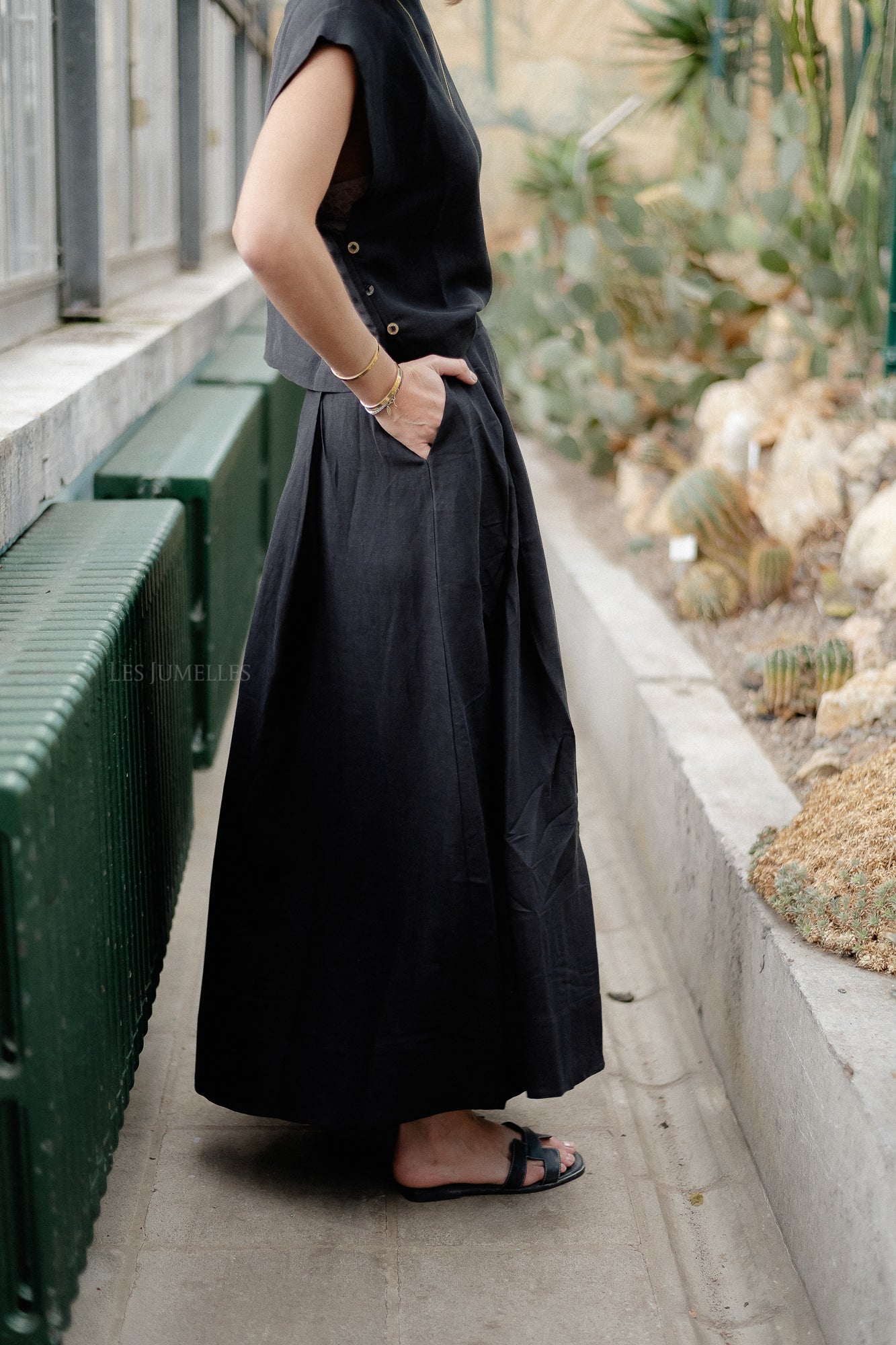 Loyalty long skirt black