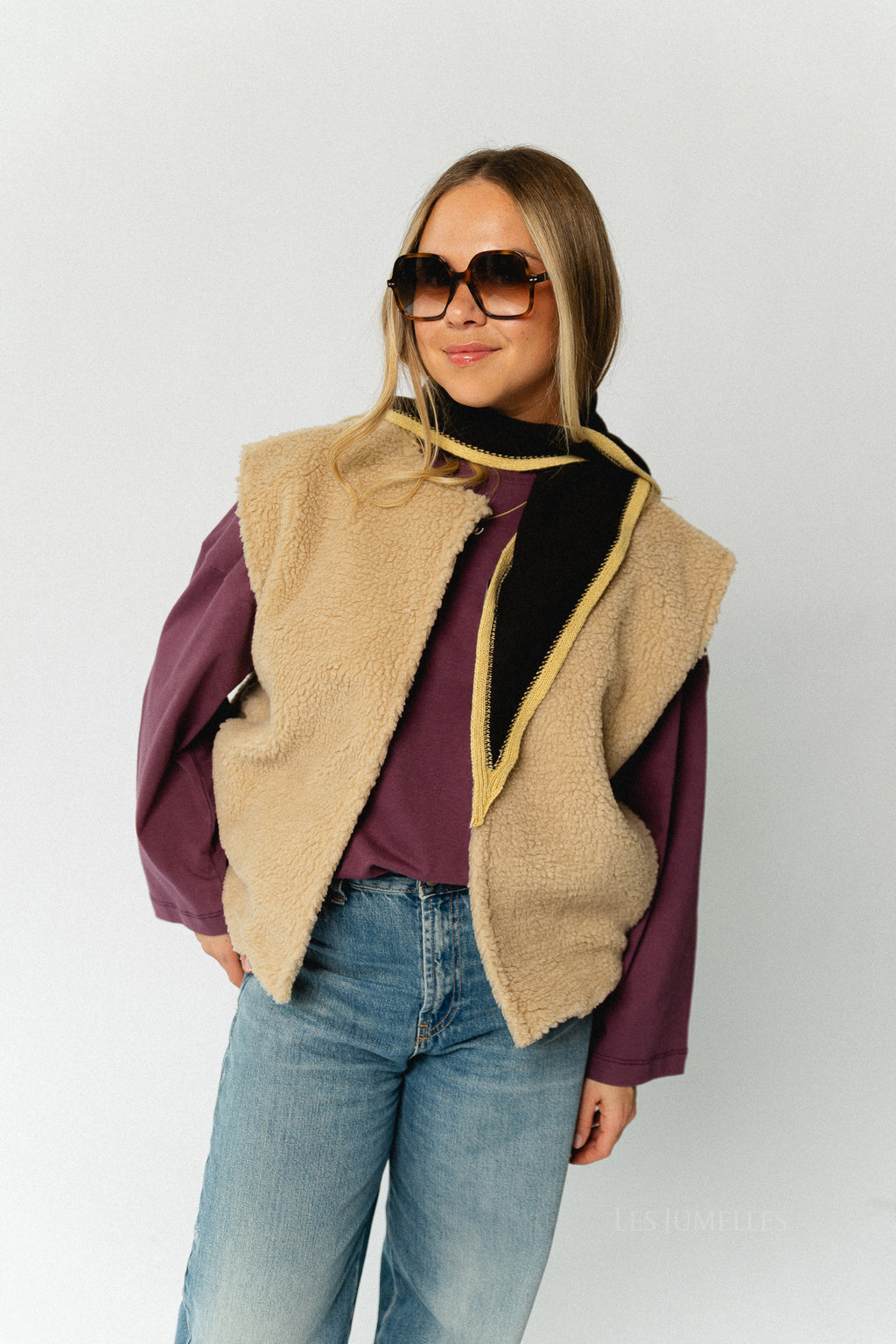 Axelle sleeveless jacket beige