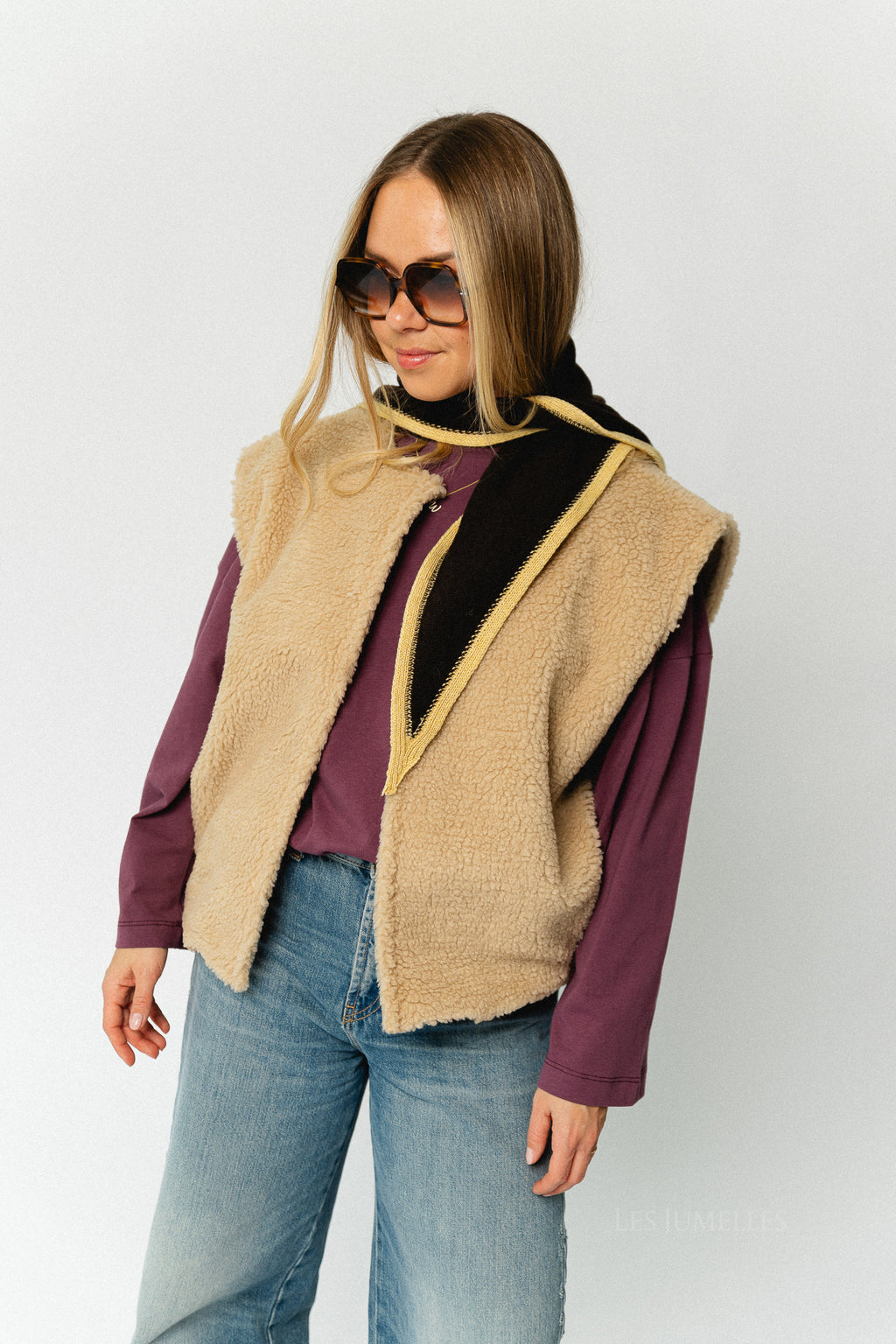 Axelle sleeveless jacket beige