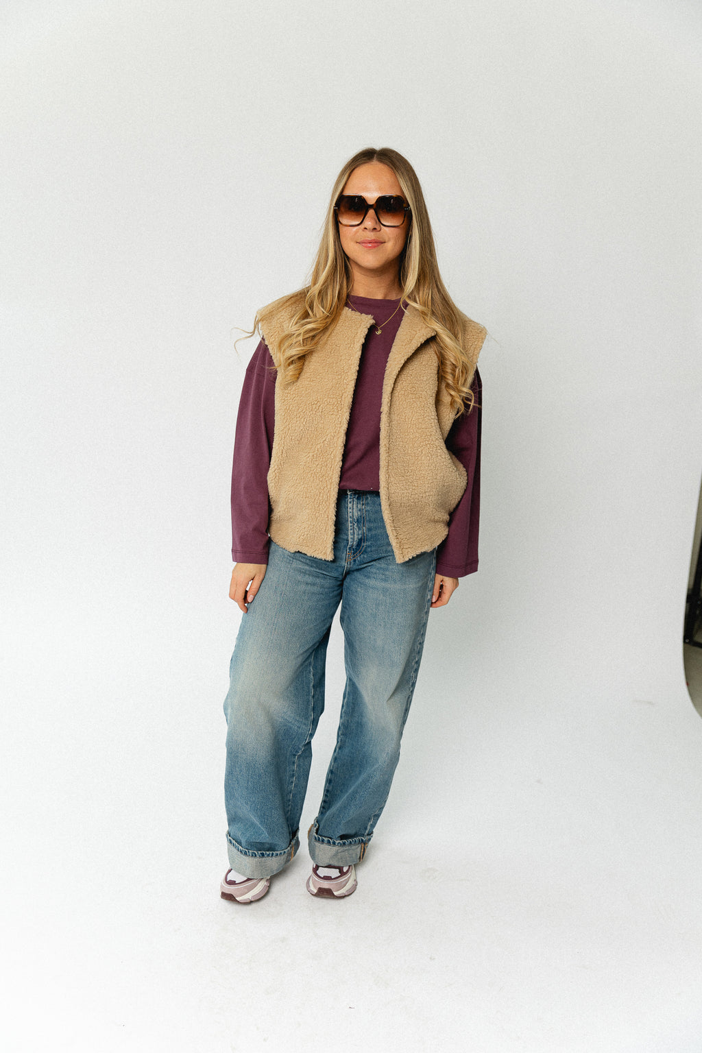 Axelle sleeveless jacket beige