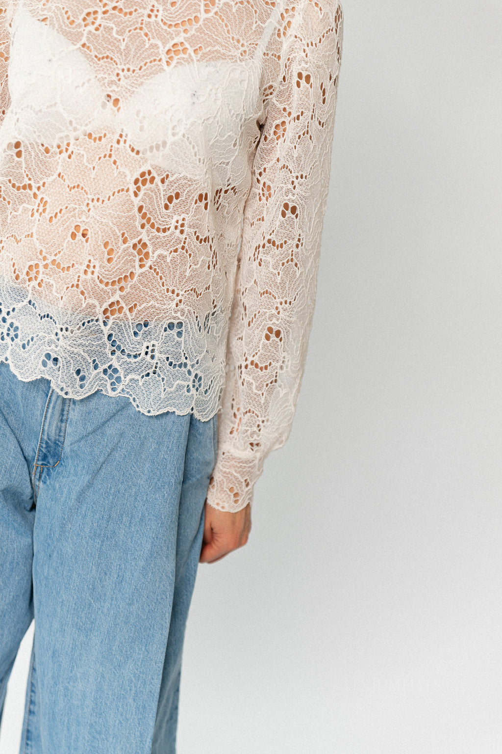 VIRhea O-neck L/S lace top cloud dancer