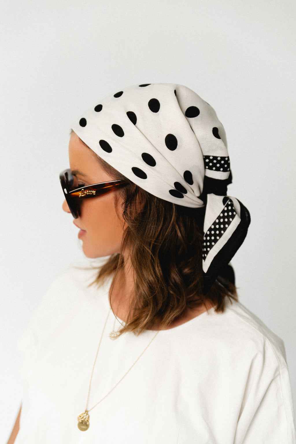 Polka dot scarf black and white