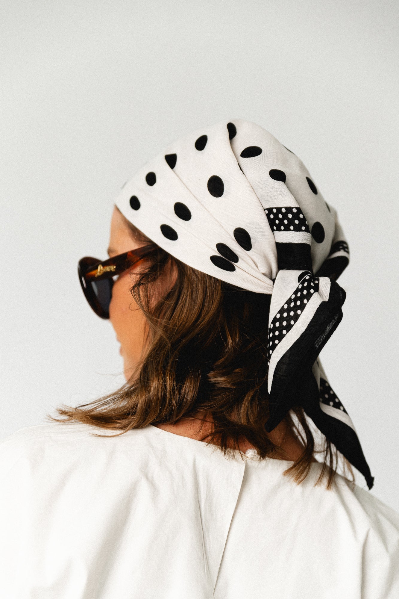 Polka dot scarf black and white