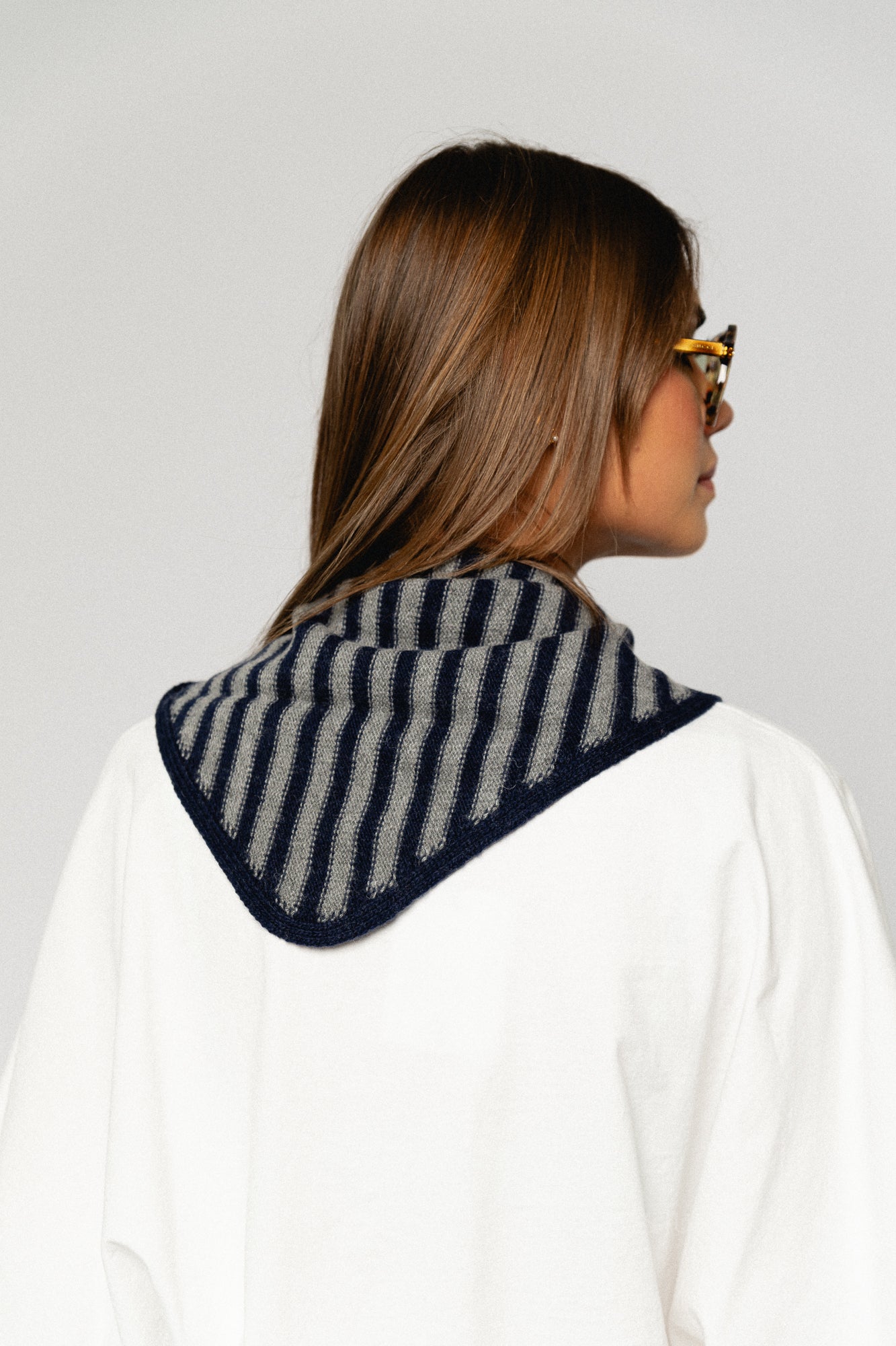 Susie striped triangle scarf - navy blue/grey