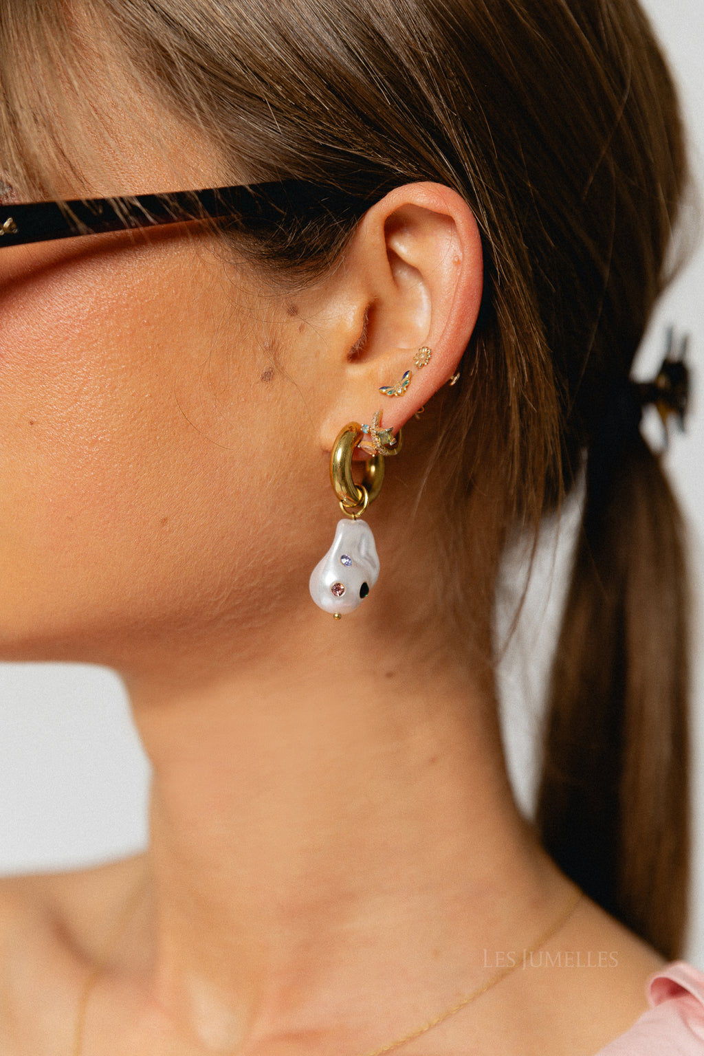 Pearl drop earrings gold