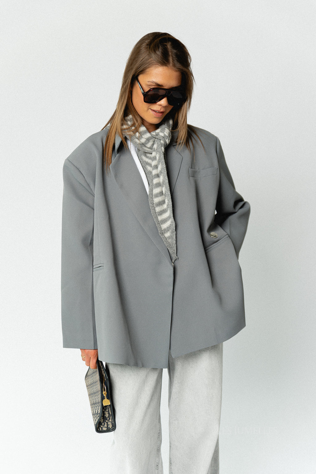 Chloe oversized blazer mockingbird