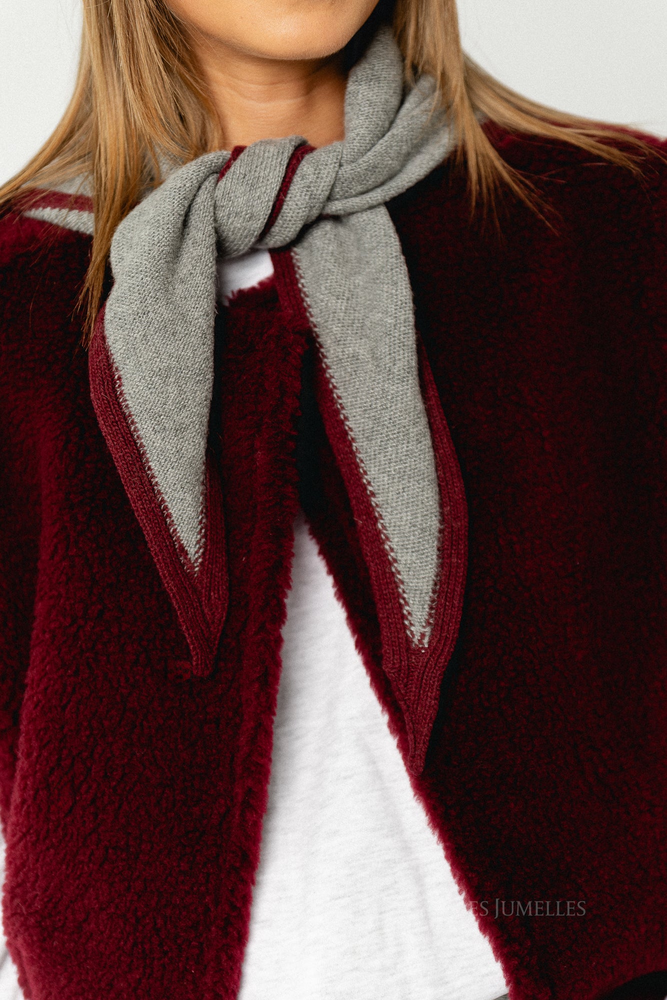 Emma Rose triangle scarf - grey/burgundy