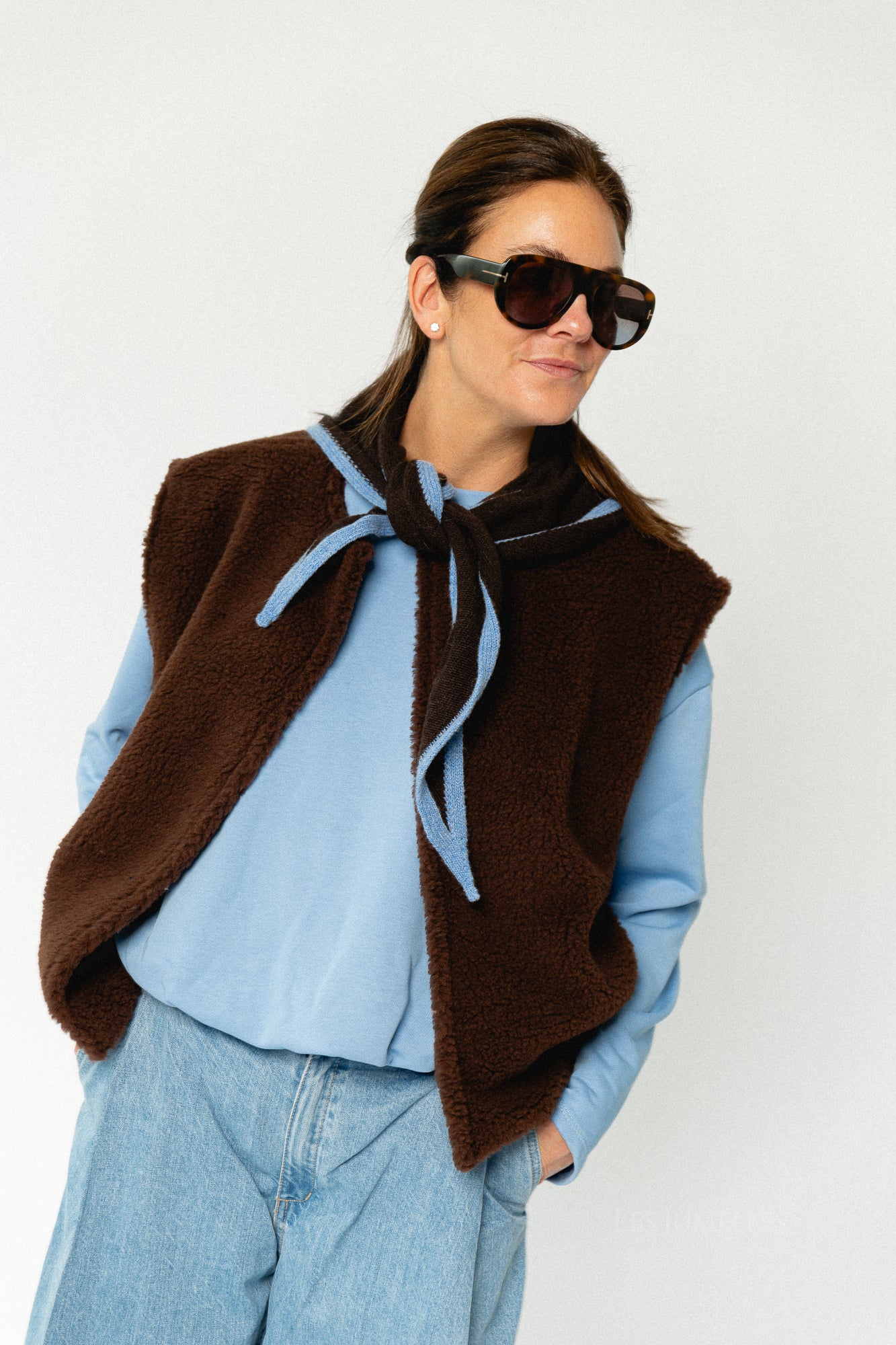 Emma Rose triangle scarf - dark brown/blue