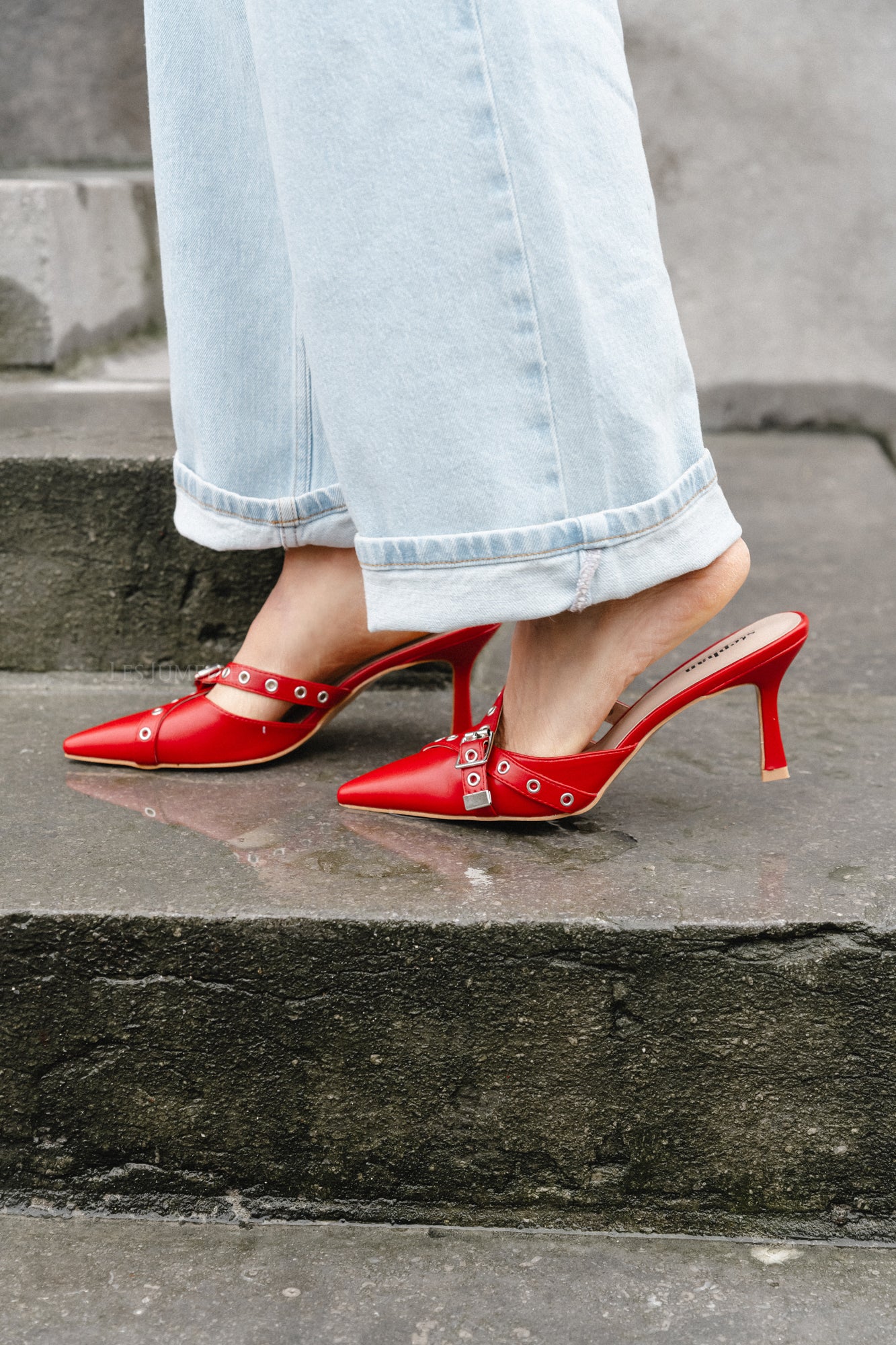 Poppy heels red