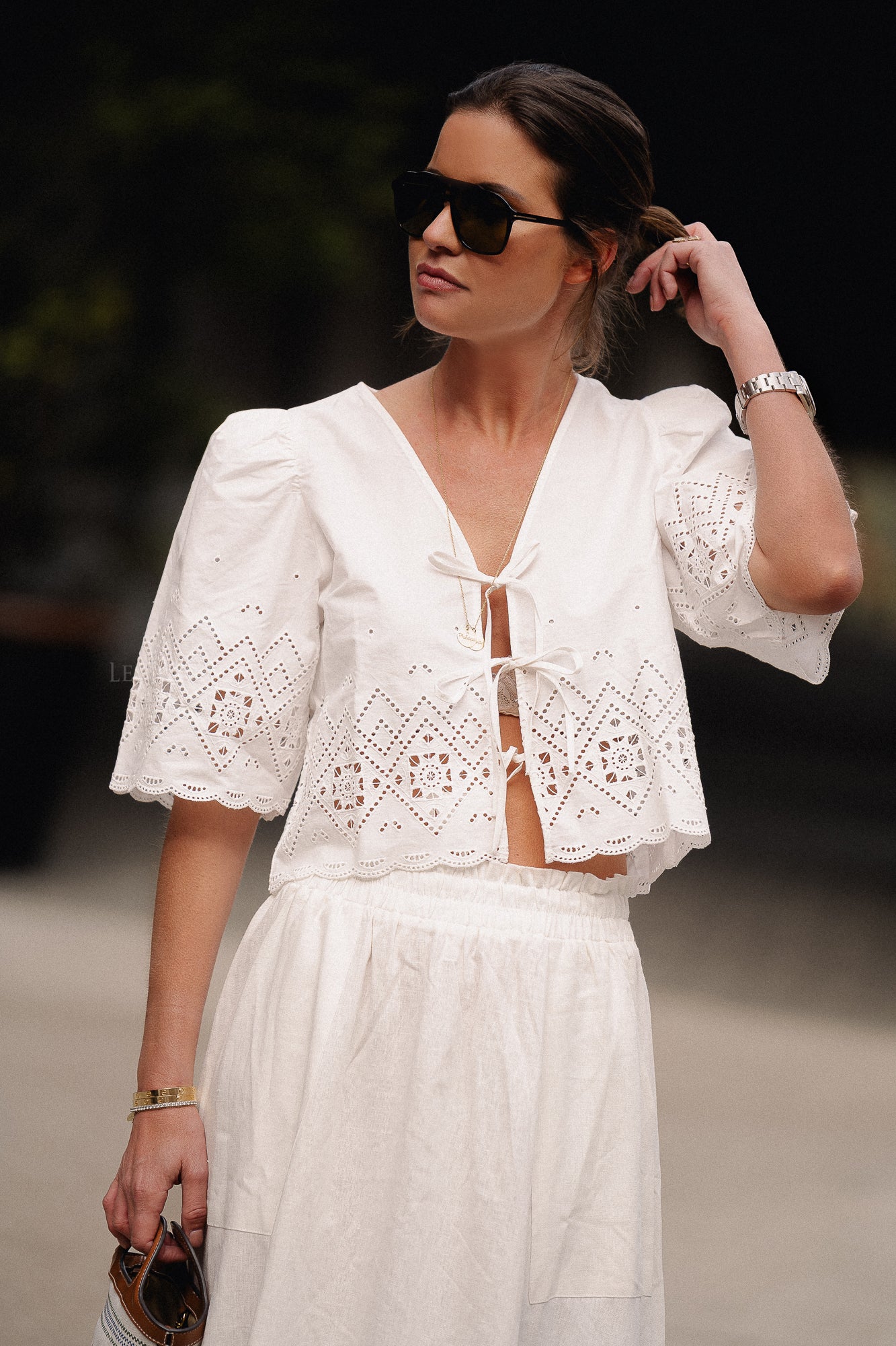 Linda short embroidered blouse white