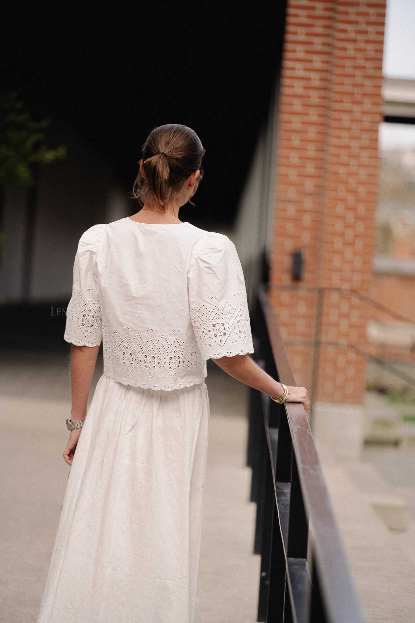 Linda short embroidered blouse white