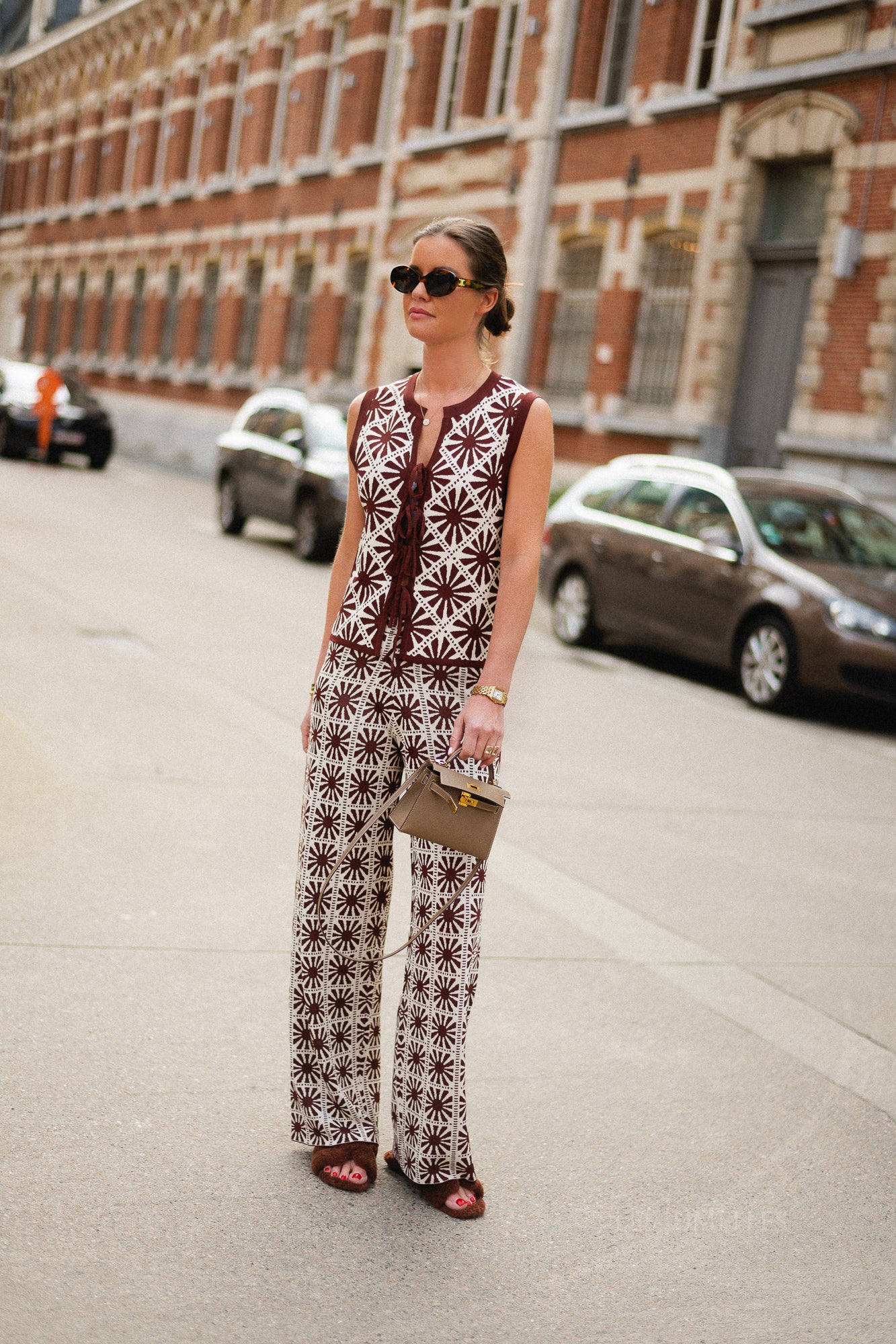 Ginea vest hot chocolate