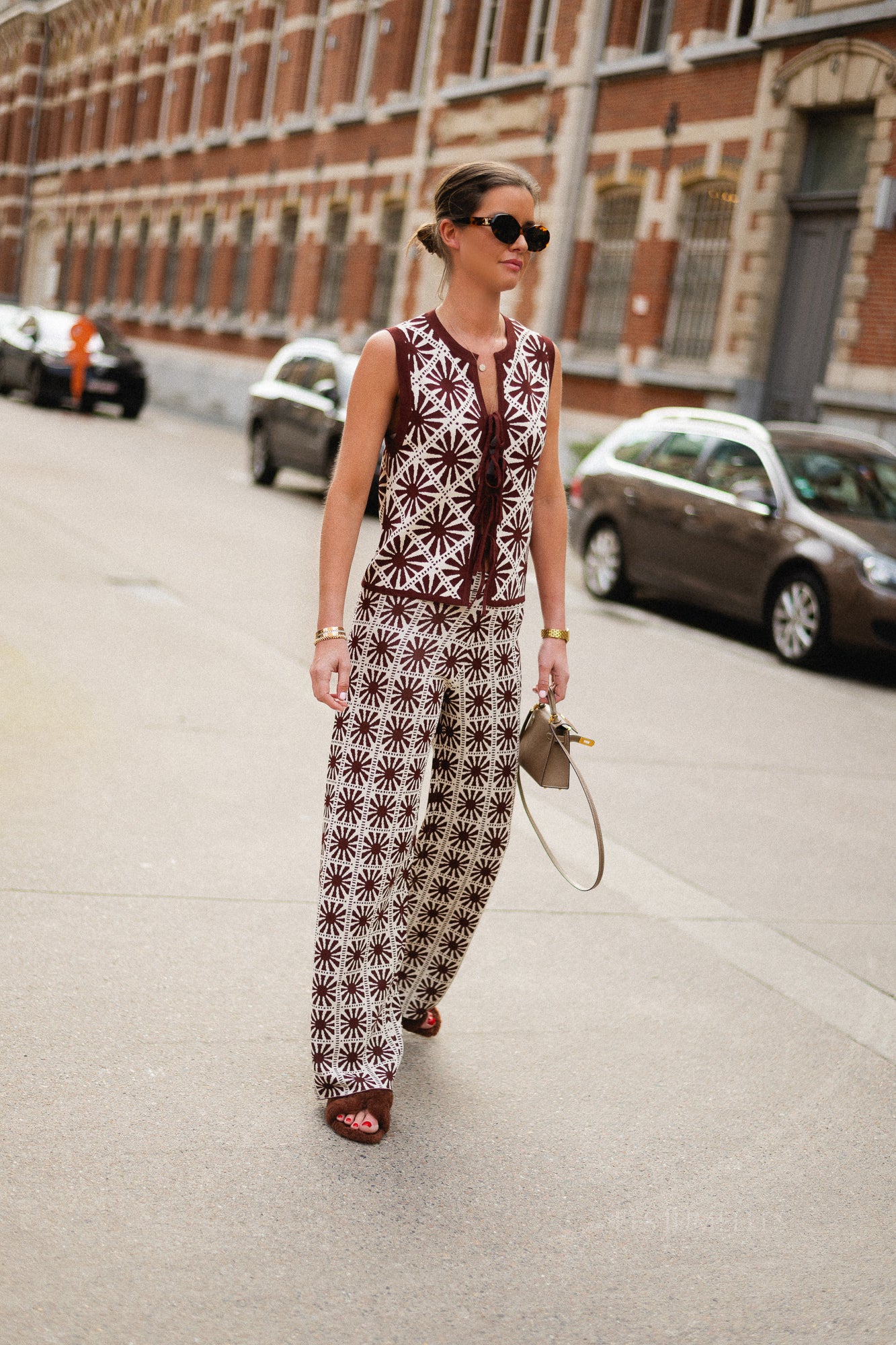 Ginea vest hot chocolate