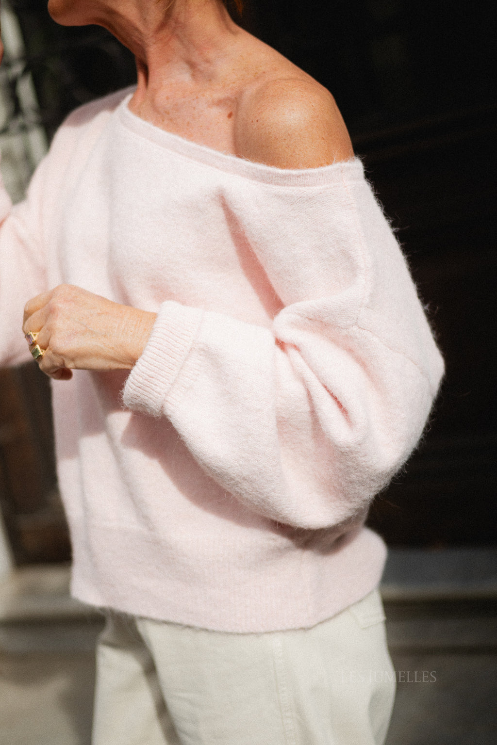 Olive off shoulder jumper baby pink