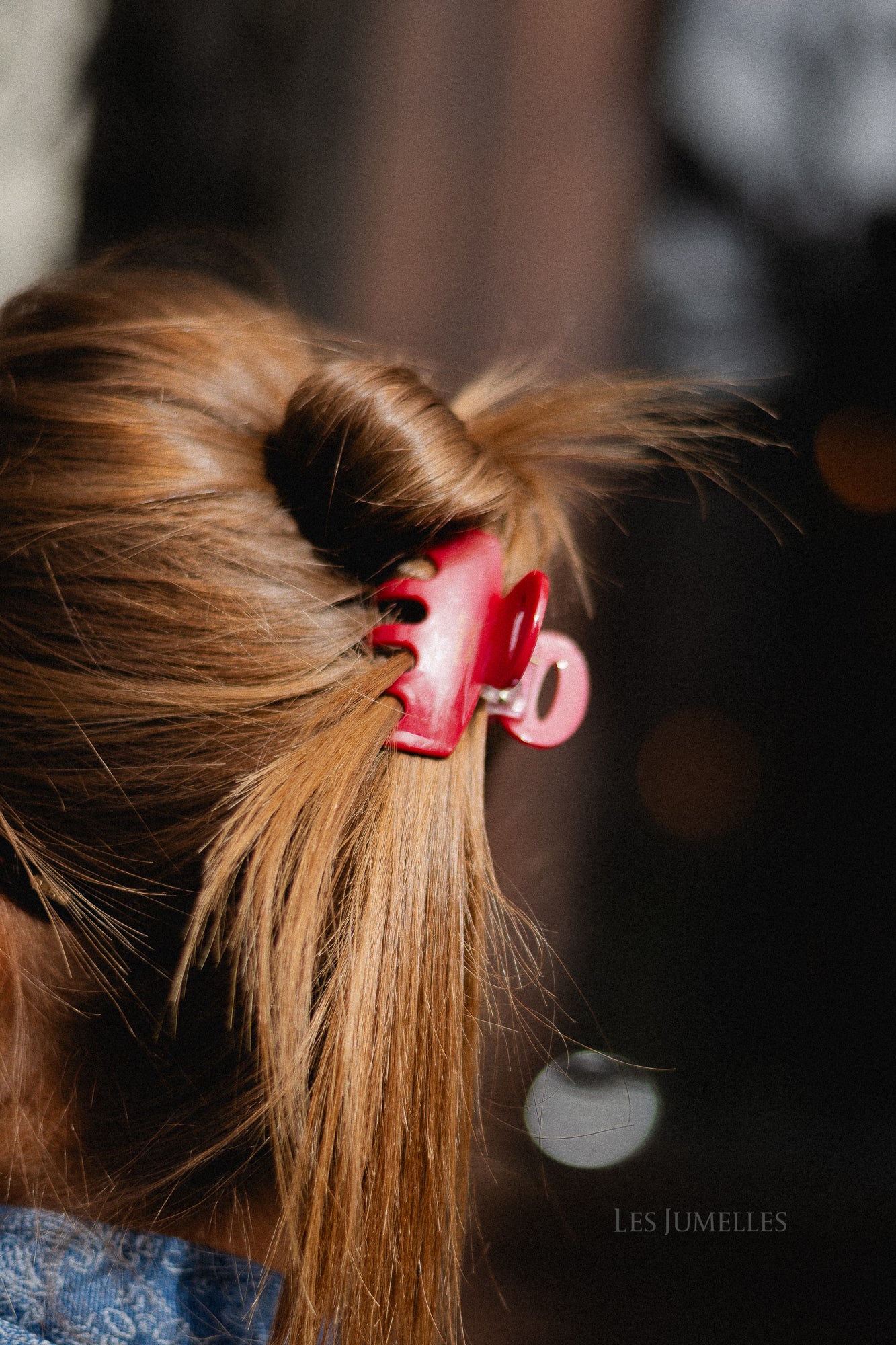 Hollow hairclip deep red