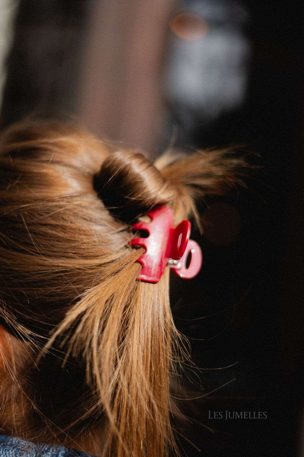 Hollow hairclip deep red