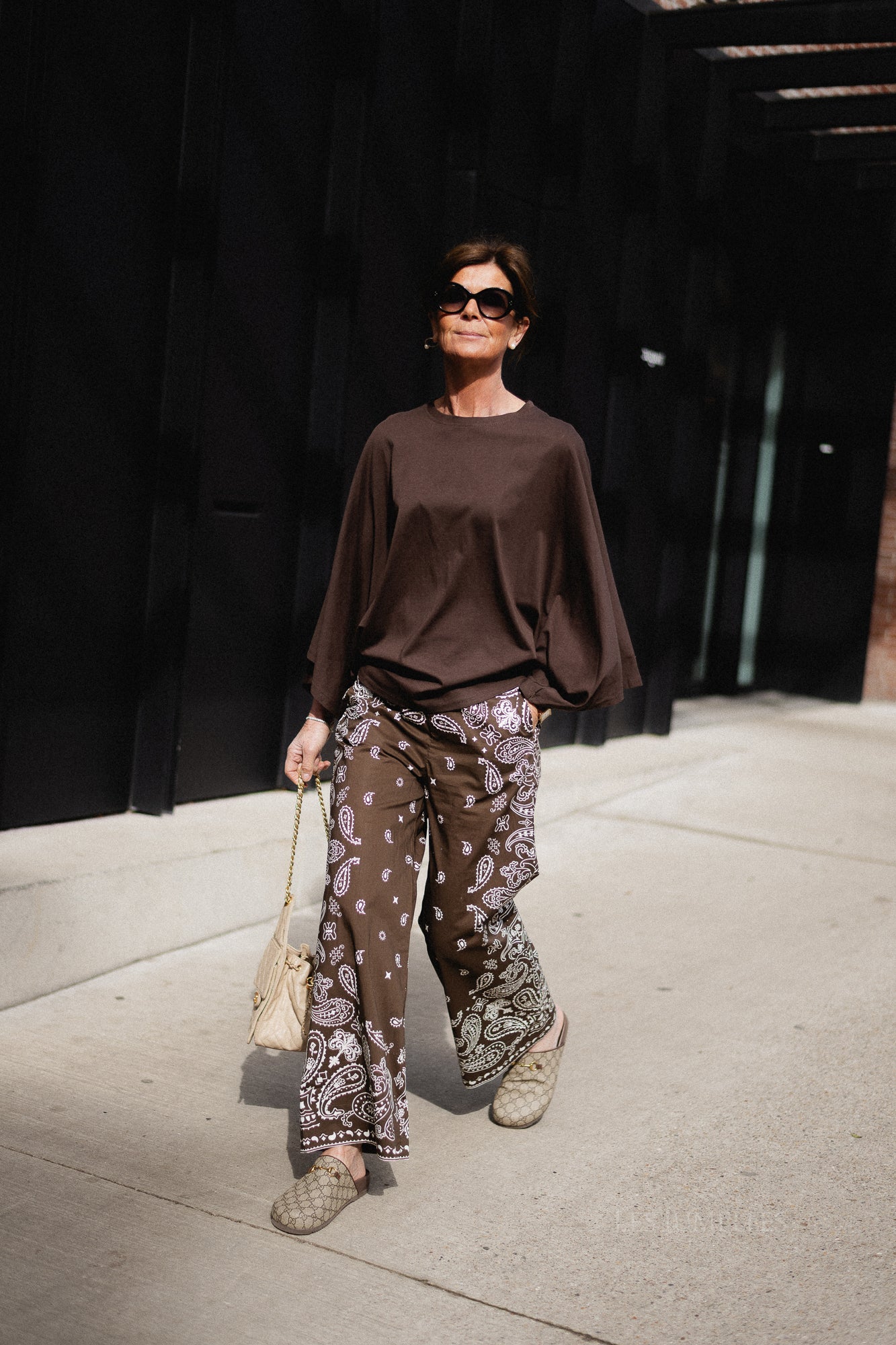 Leah T-shirt hot chocolate