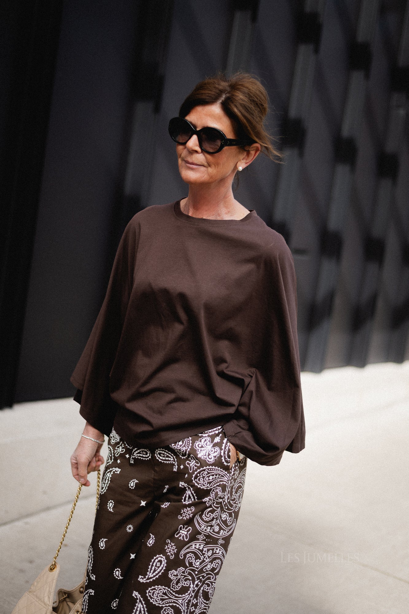 Leah T-shirt hot chocolate