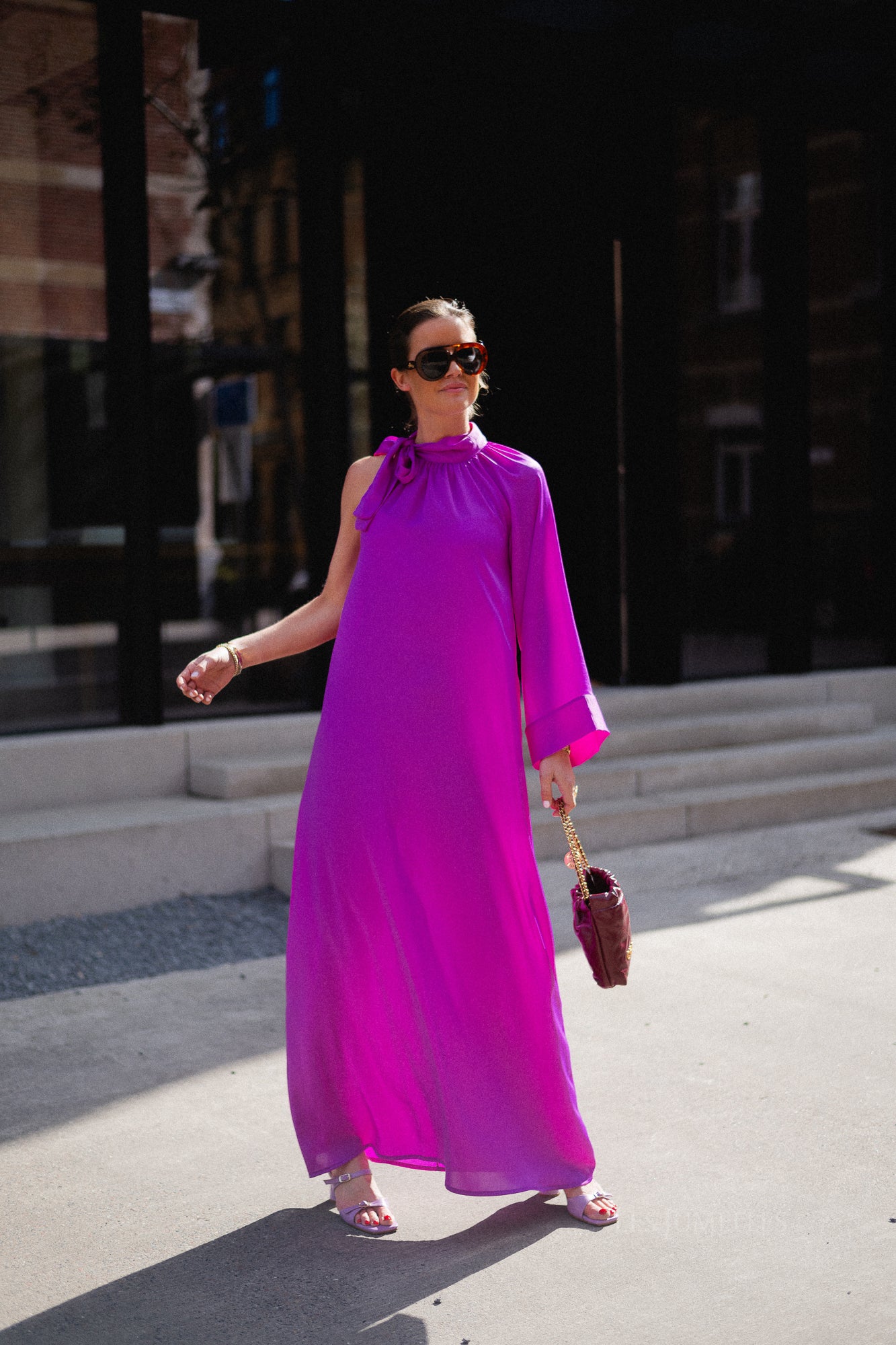 orchid purple dress Rochie midi conica mov cu decolteu asimetric si drapaje Chance