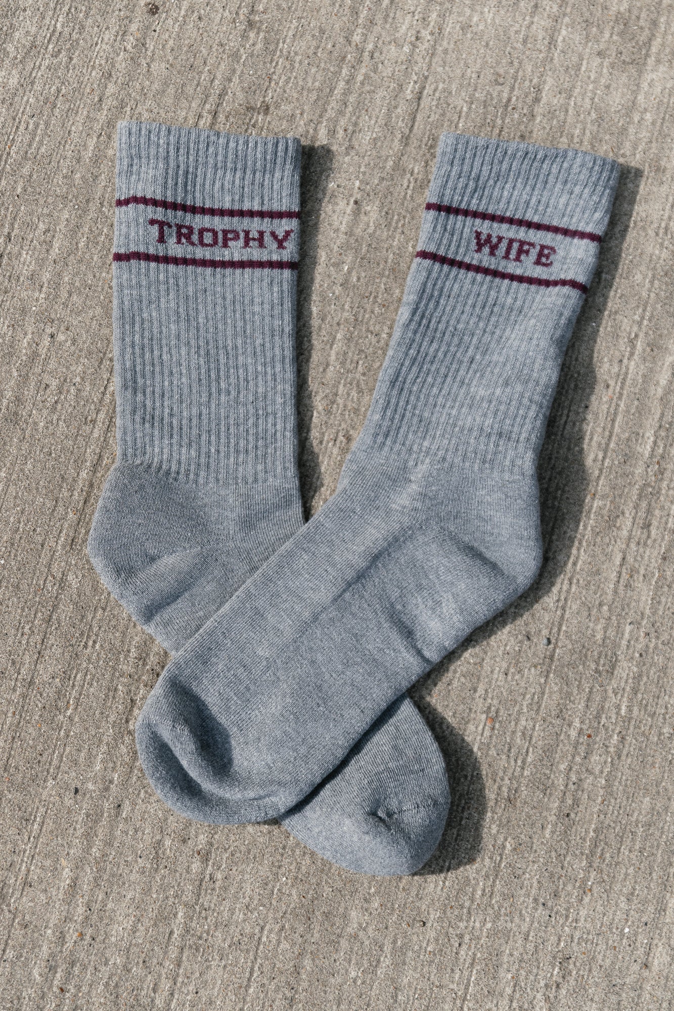 Trophy Wife socks grey/burgundy