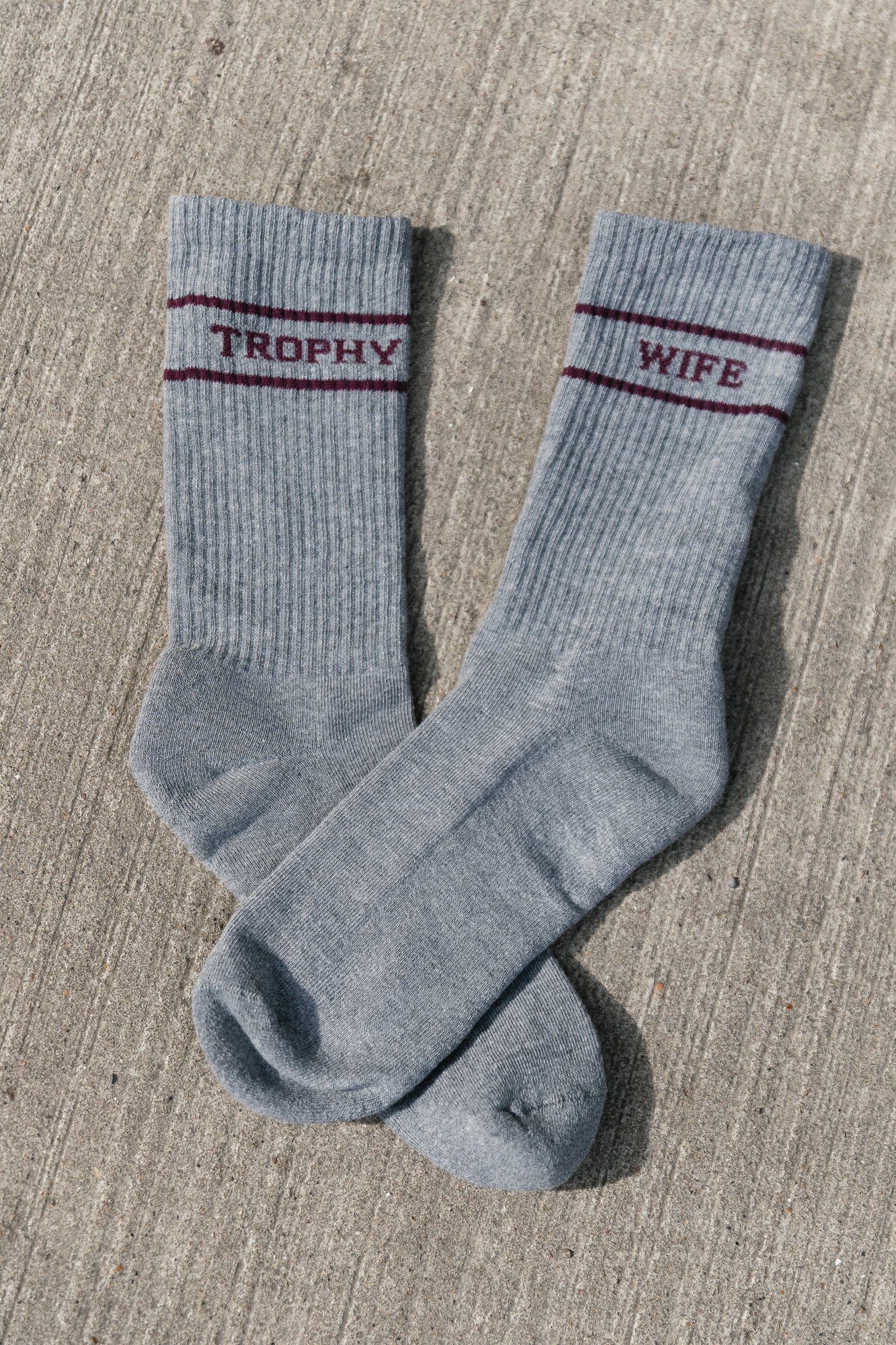 Trophy Wife socks grey/burgundy