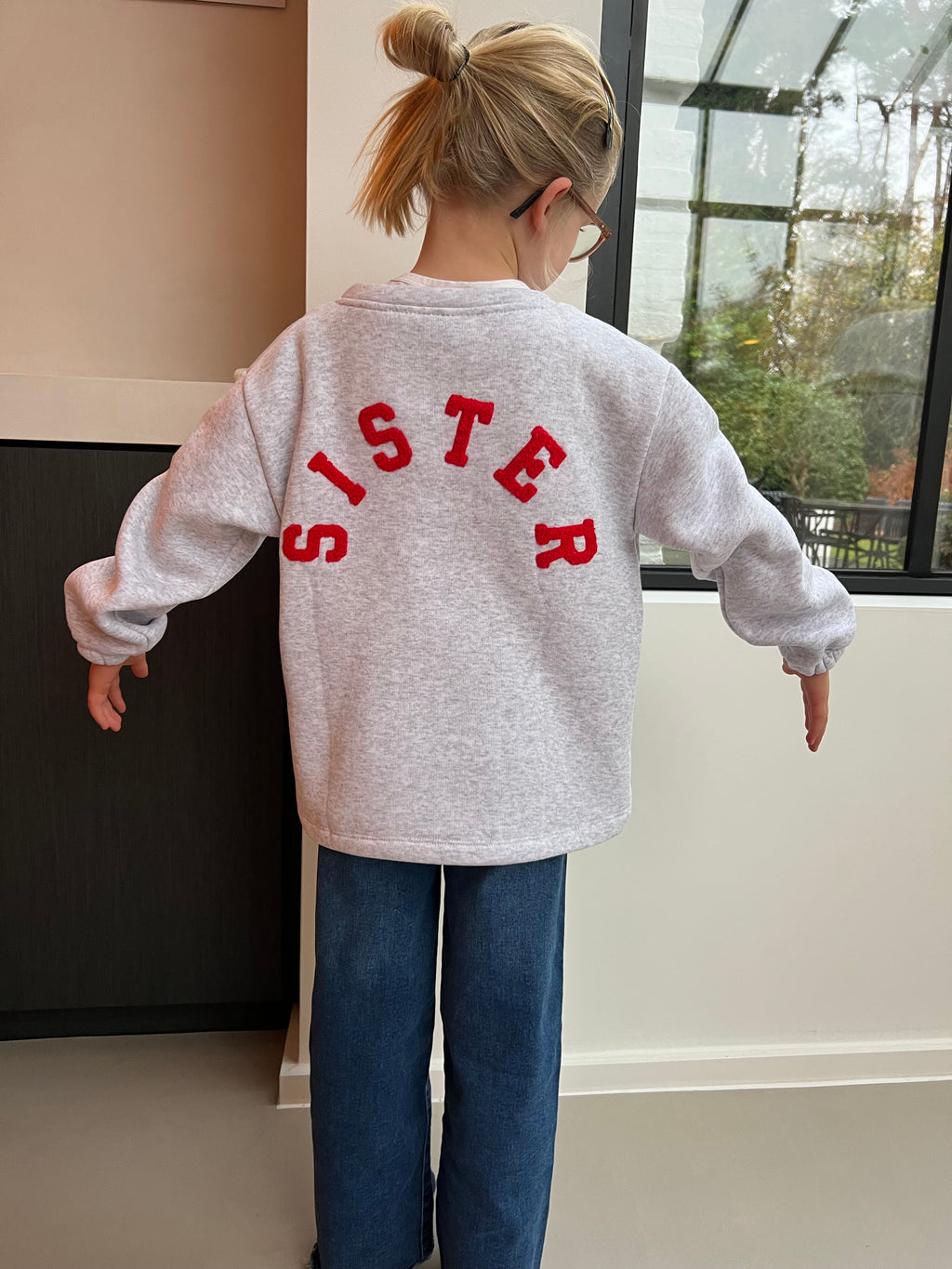 'Sister' sweater grey/red