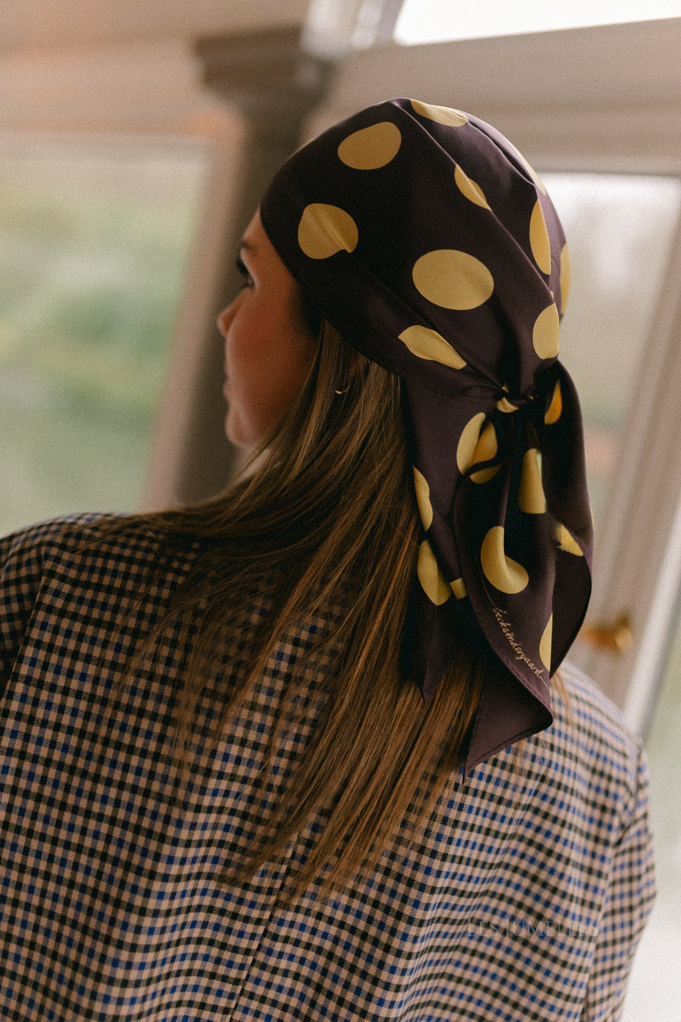 Maxi polka triangle sia scarf brown