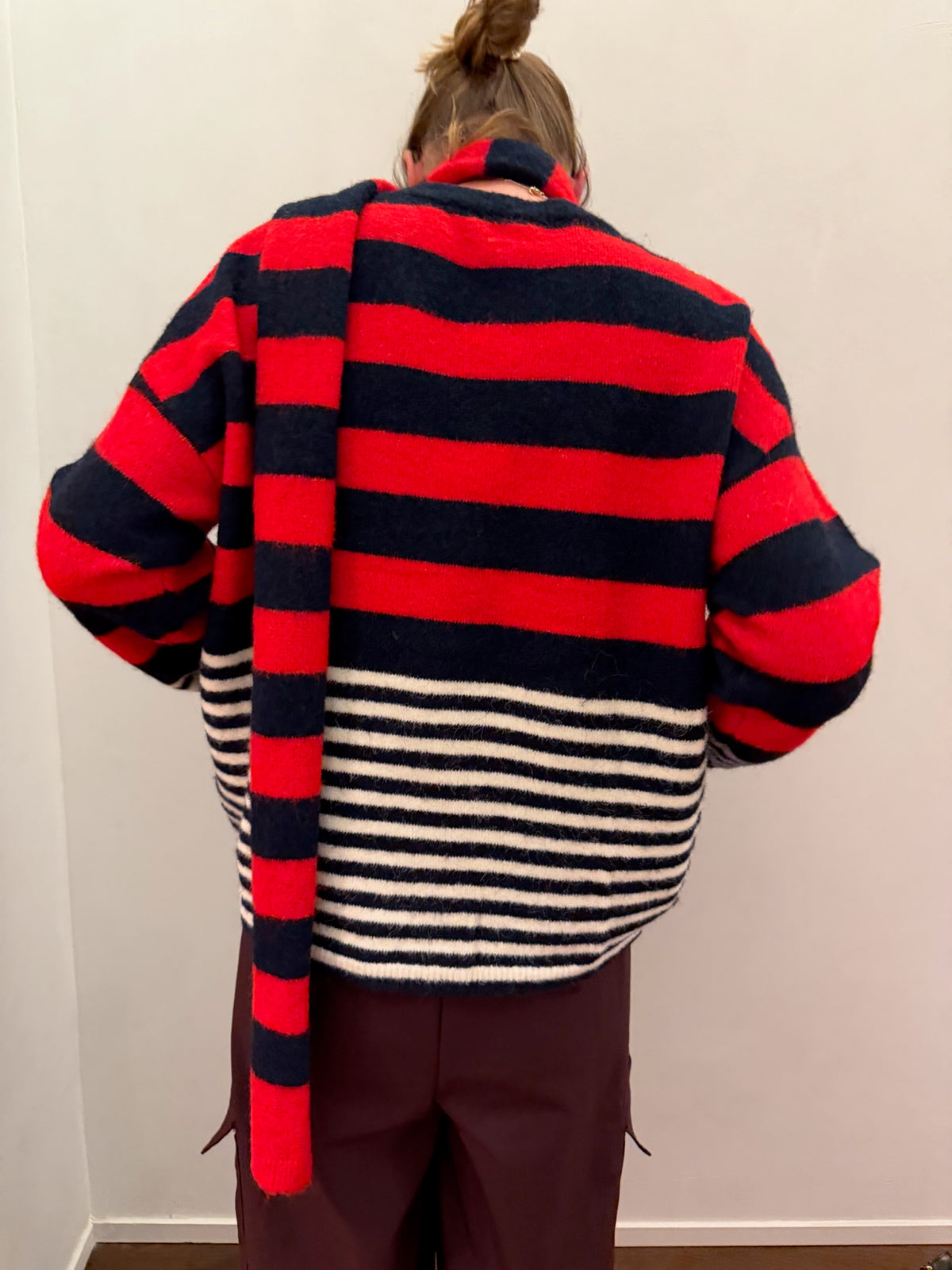 Juliette striped jumper with scarf navy/red