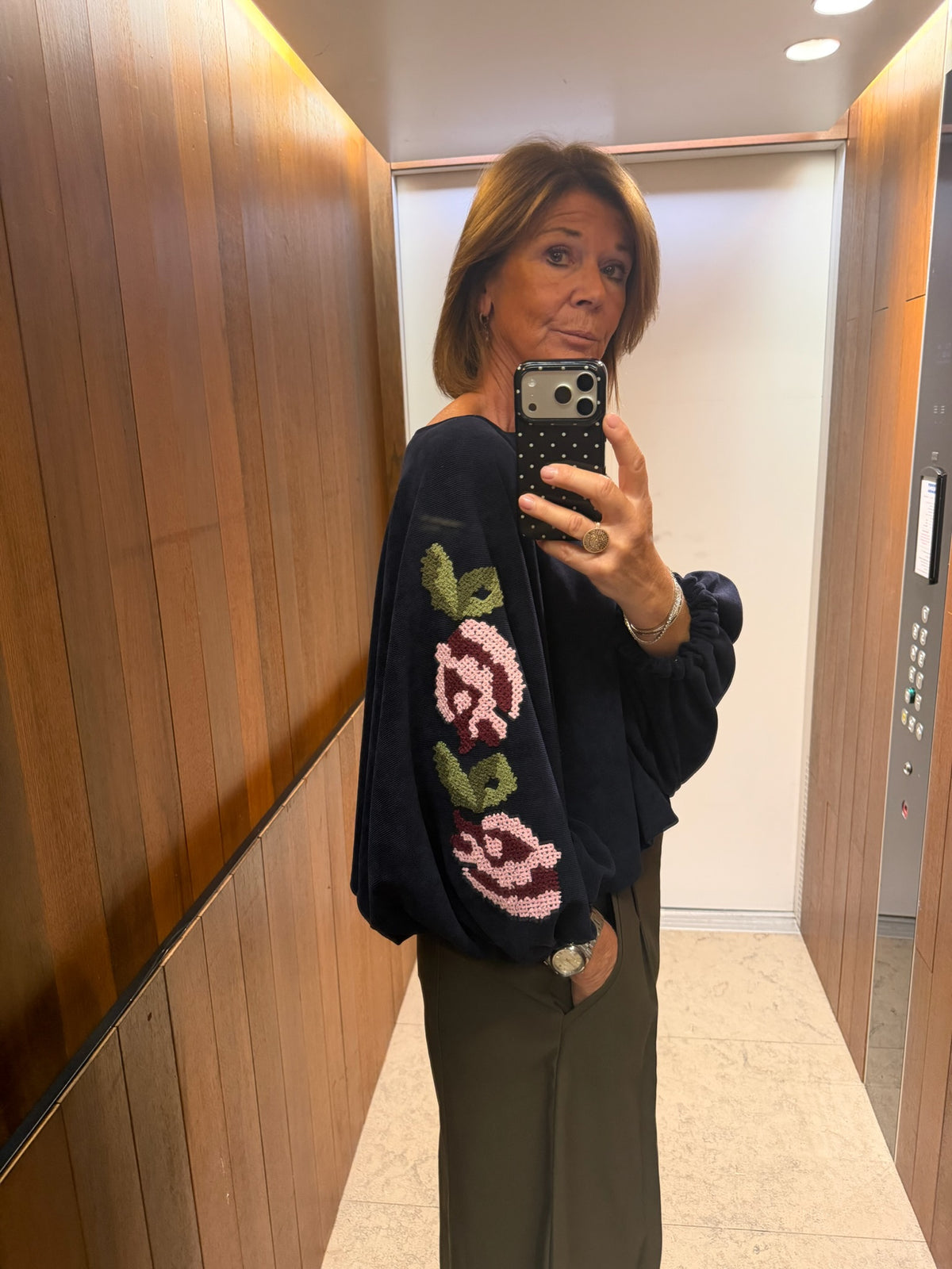 Theresa off shoulder sweatshirt navy