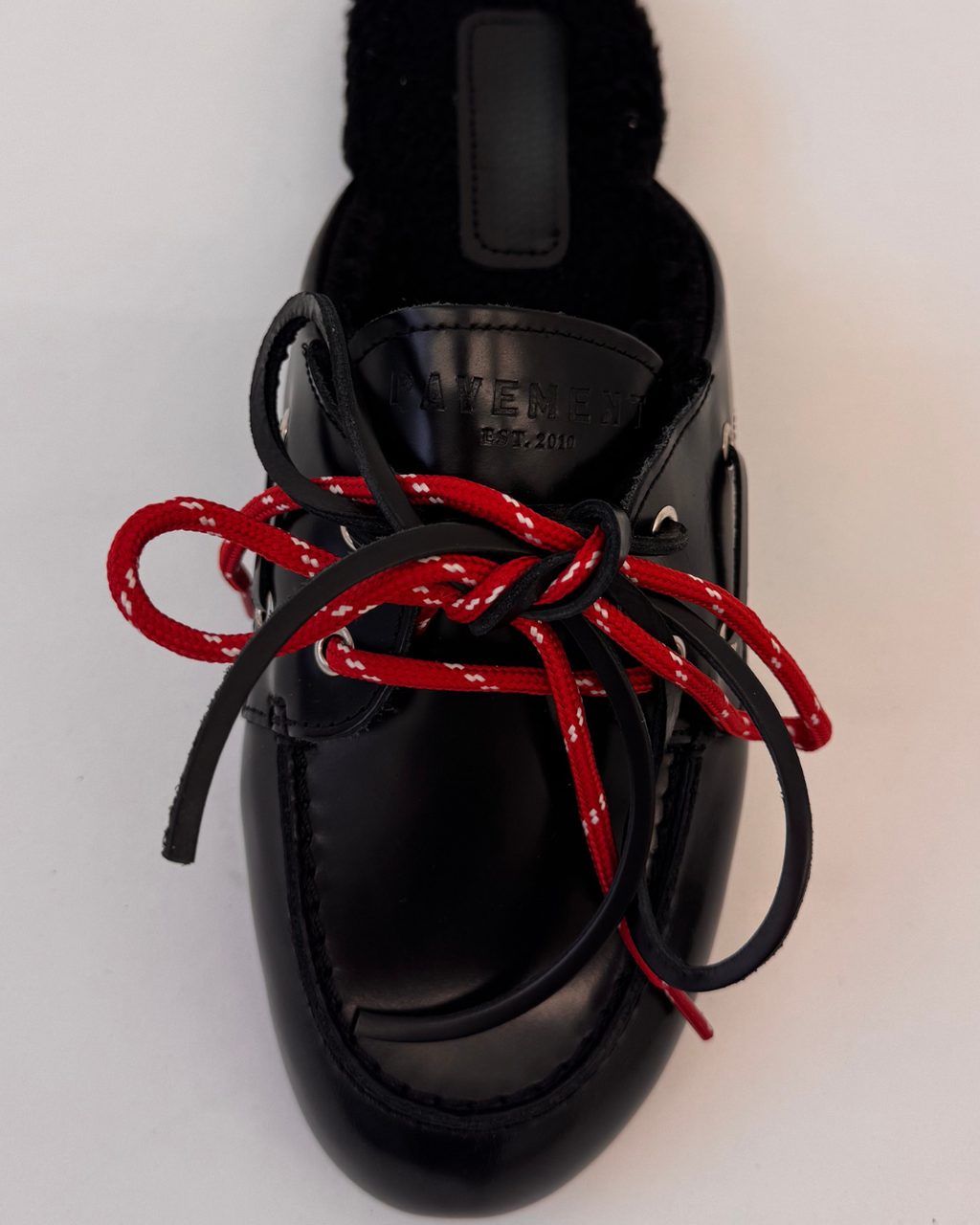 PAYasma lace fur loafers black polido