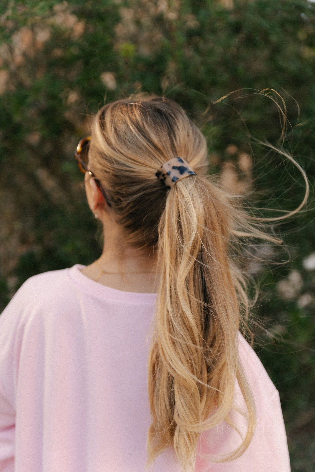 Tortoiseshell hair cuff with elastic - beige