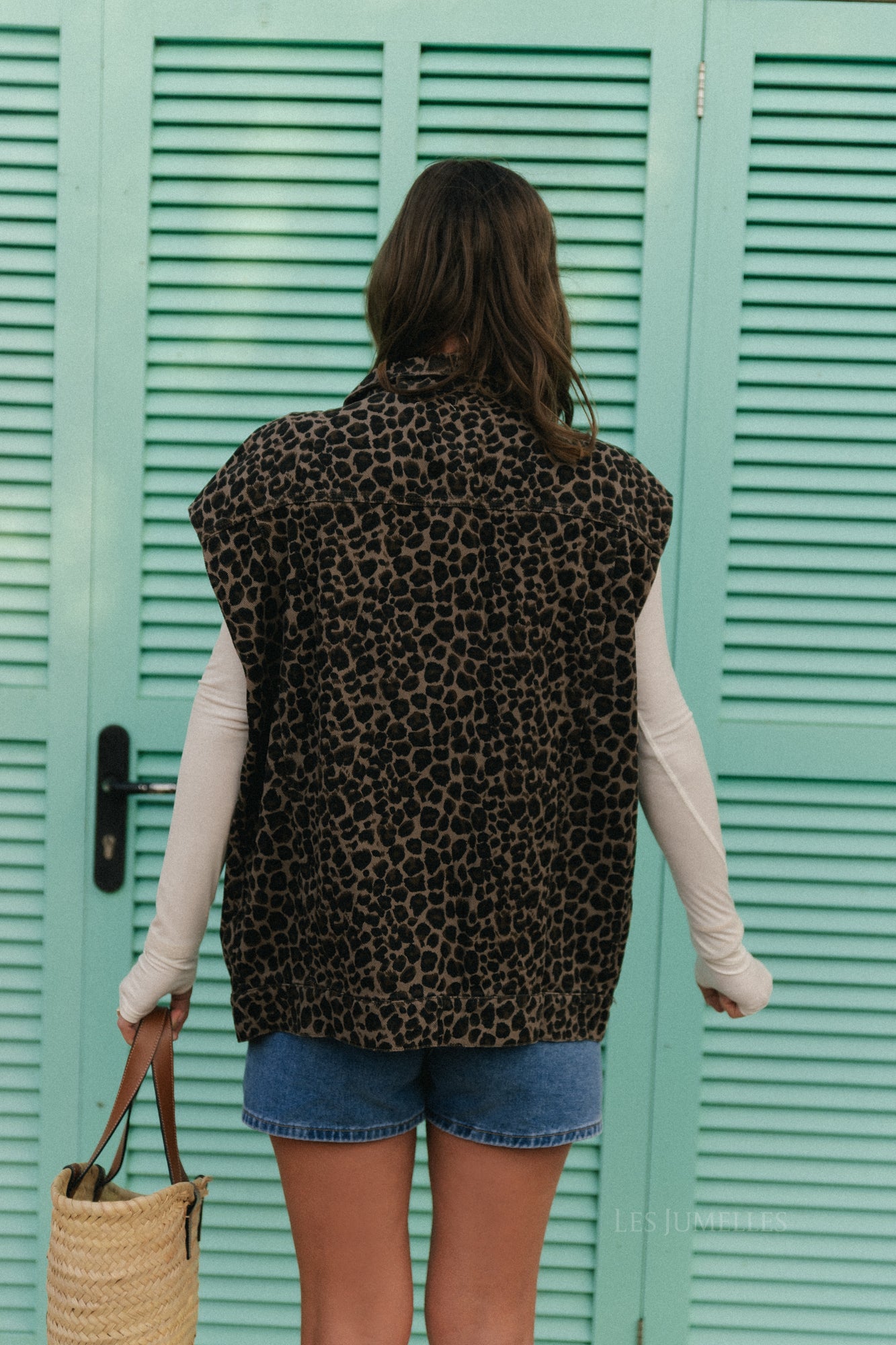 Lois mouwloos jasje met luipaardprint