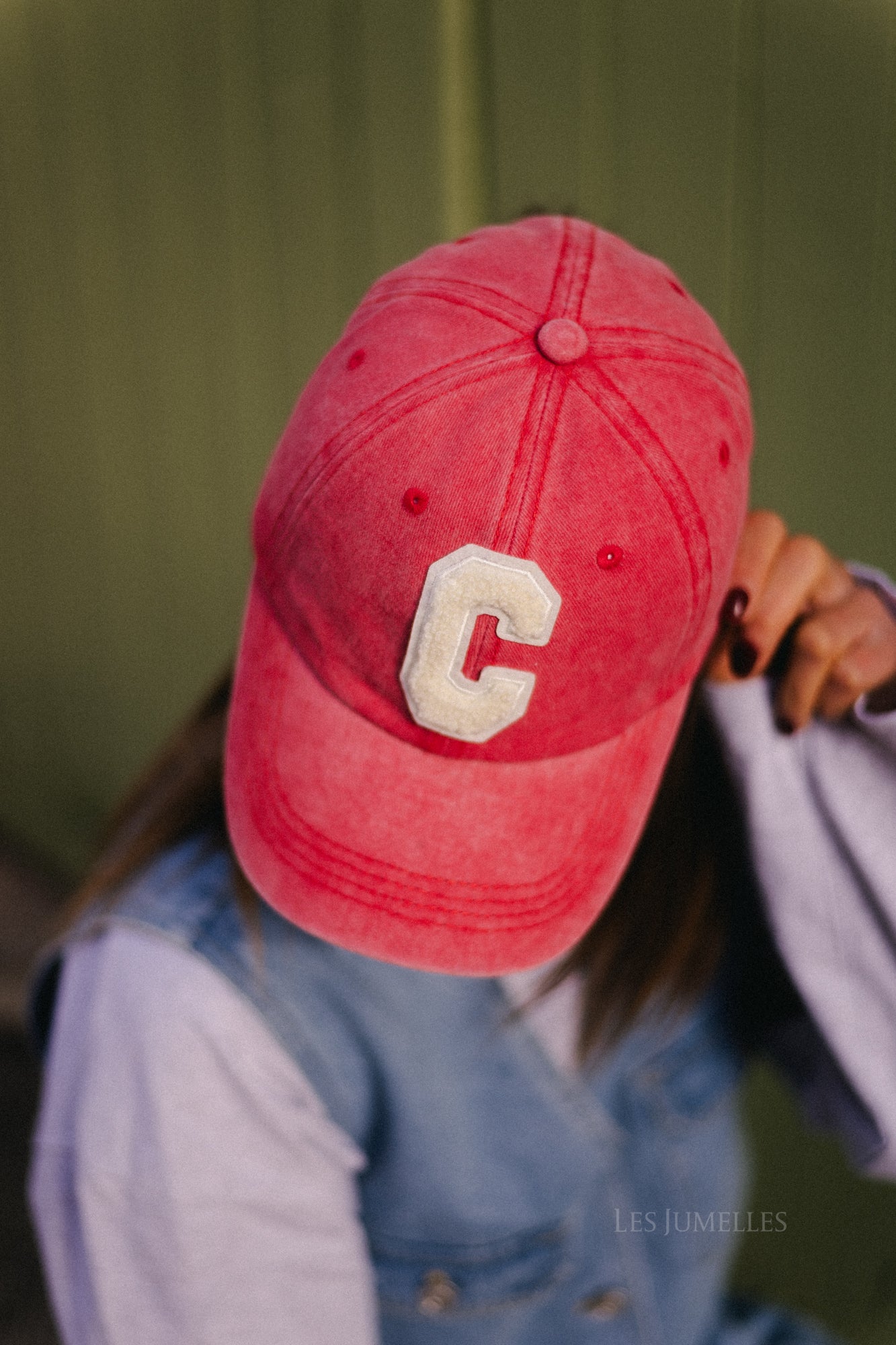 'C' cap washed red denim