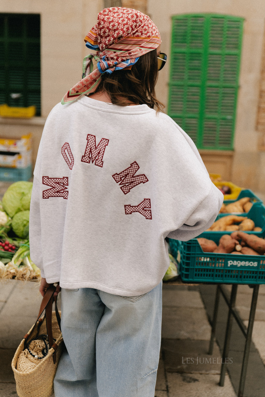 Embroidered MOMMY sweater grey