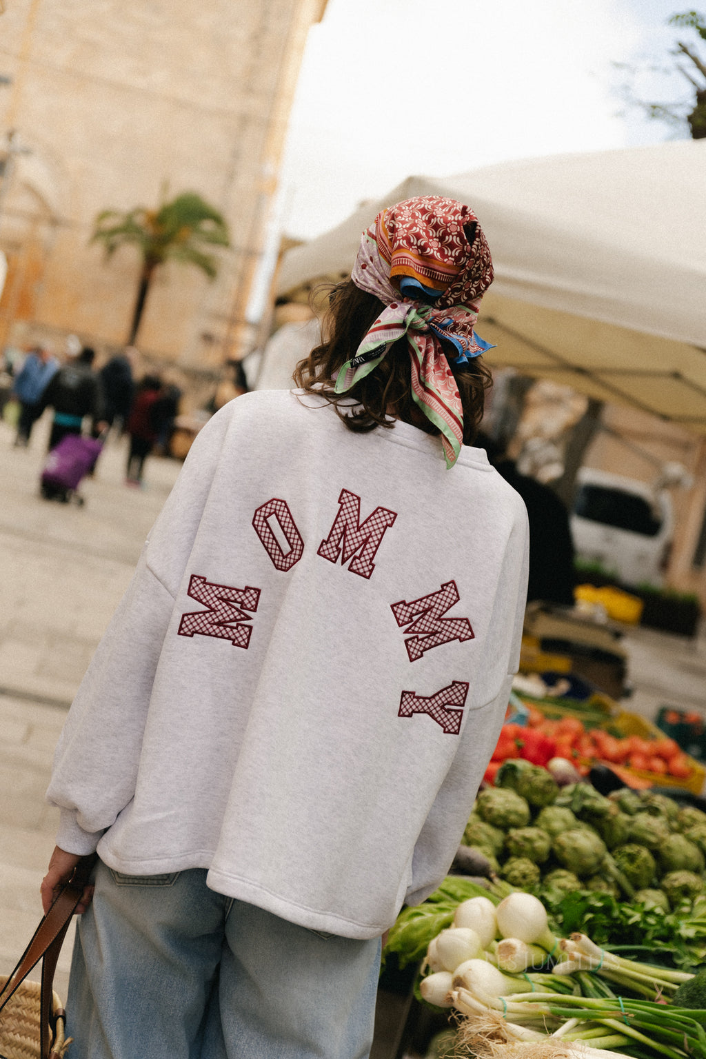 Embroidered MOMMY sweater grey