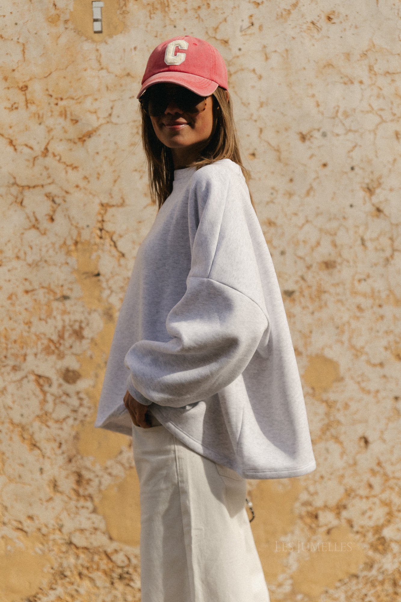 Embroidered 26 sweater grey