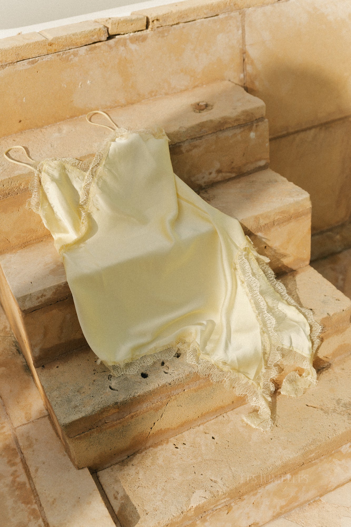 Amelie lace dress butter yellow