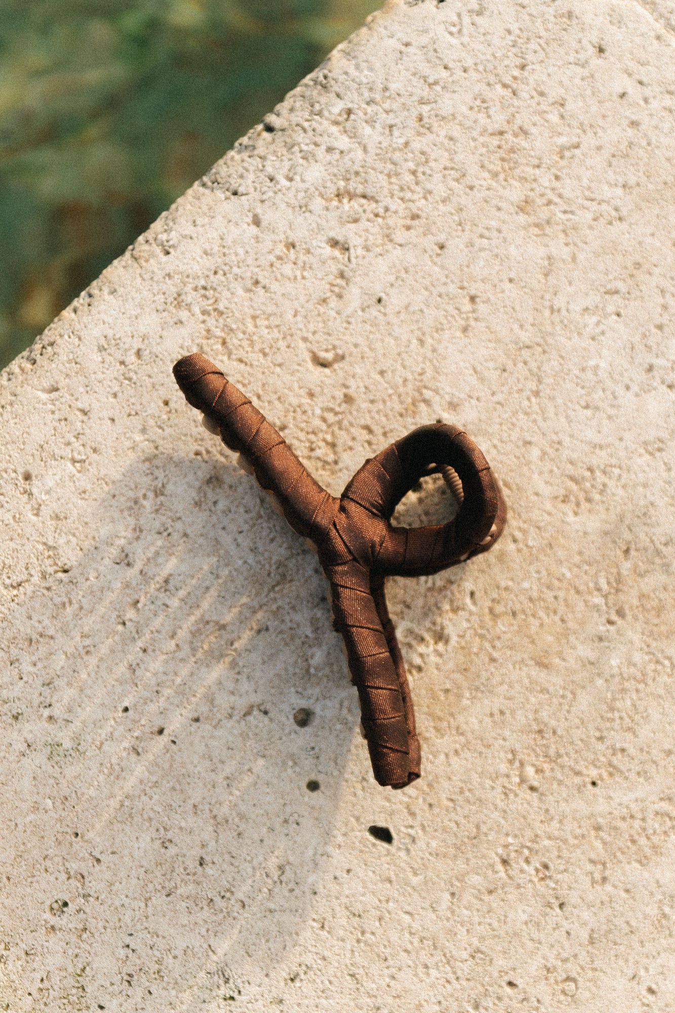 Tila Celabrina Haarclip in Braun