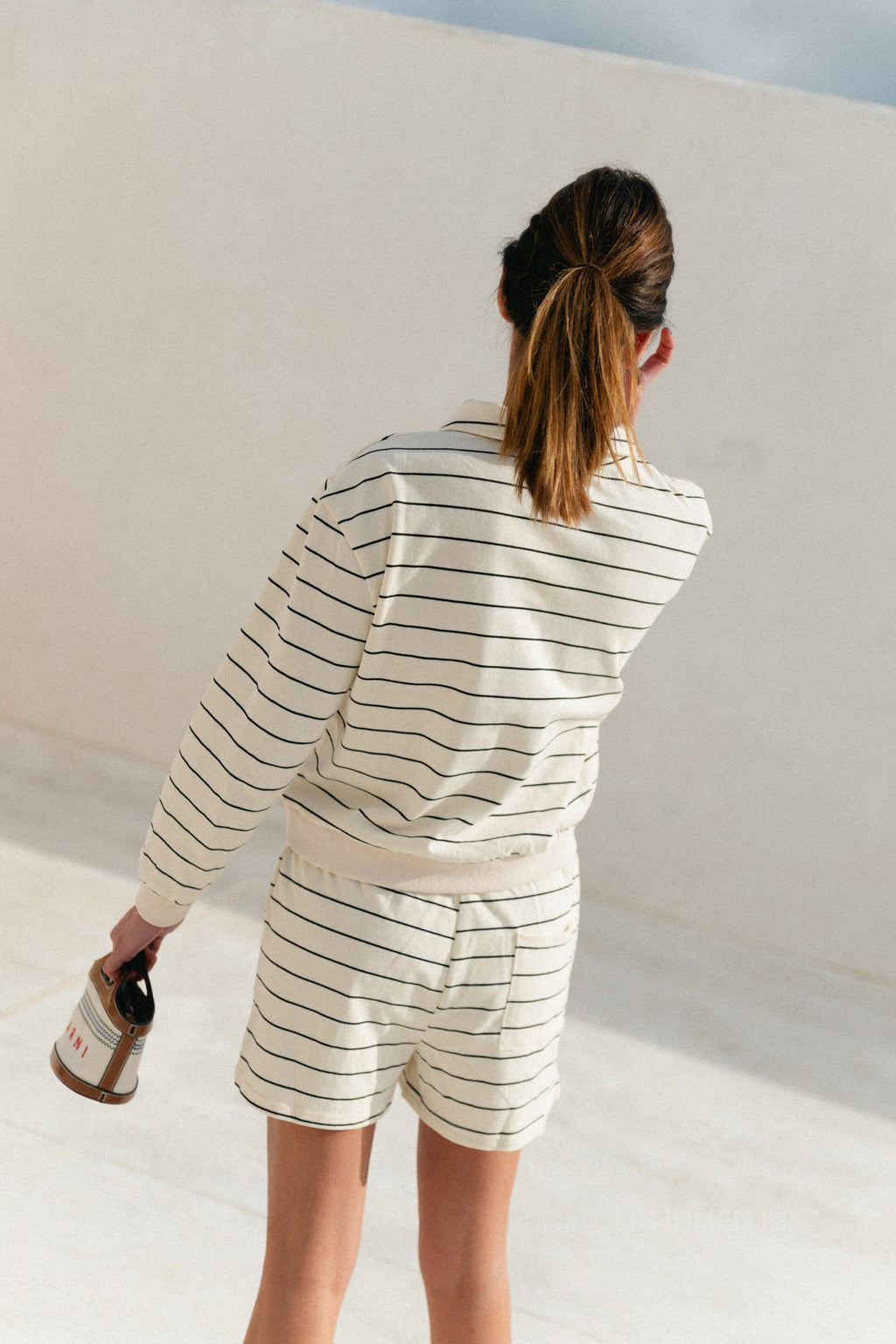 Bien-être club striped polo-collar sweatshirt ecru/black