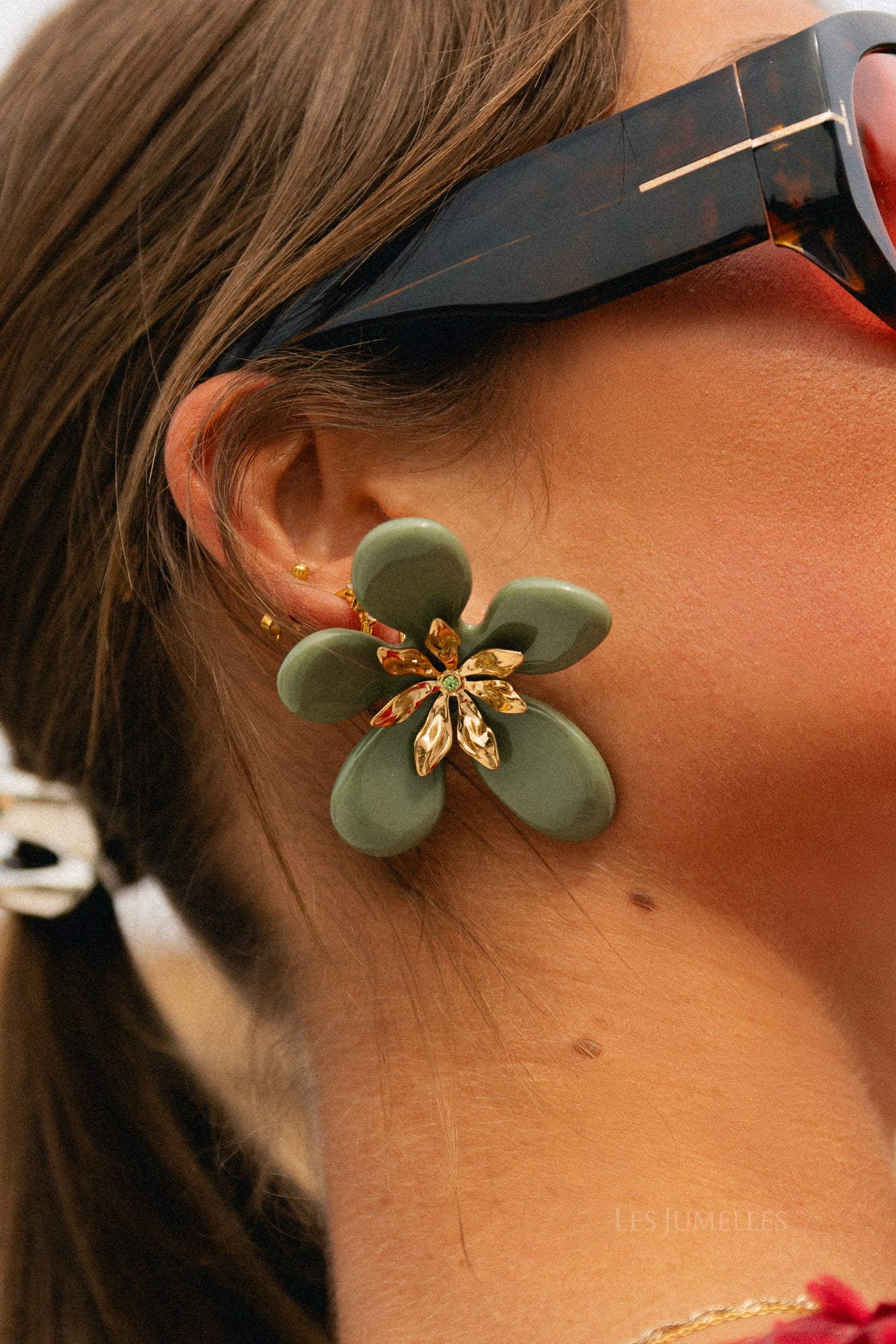 Big flower earrings green